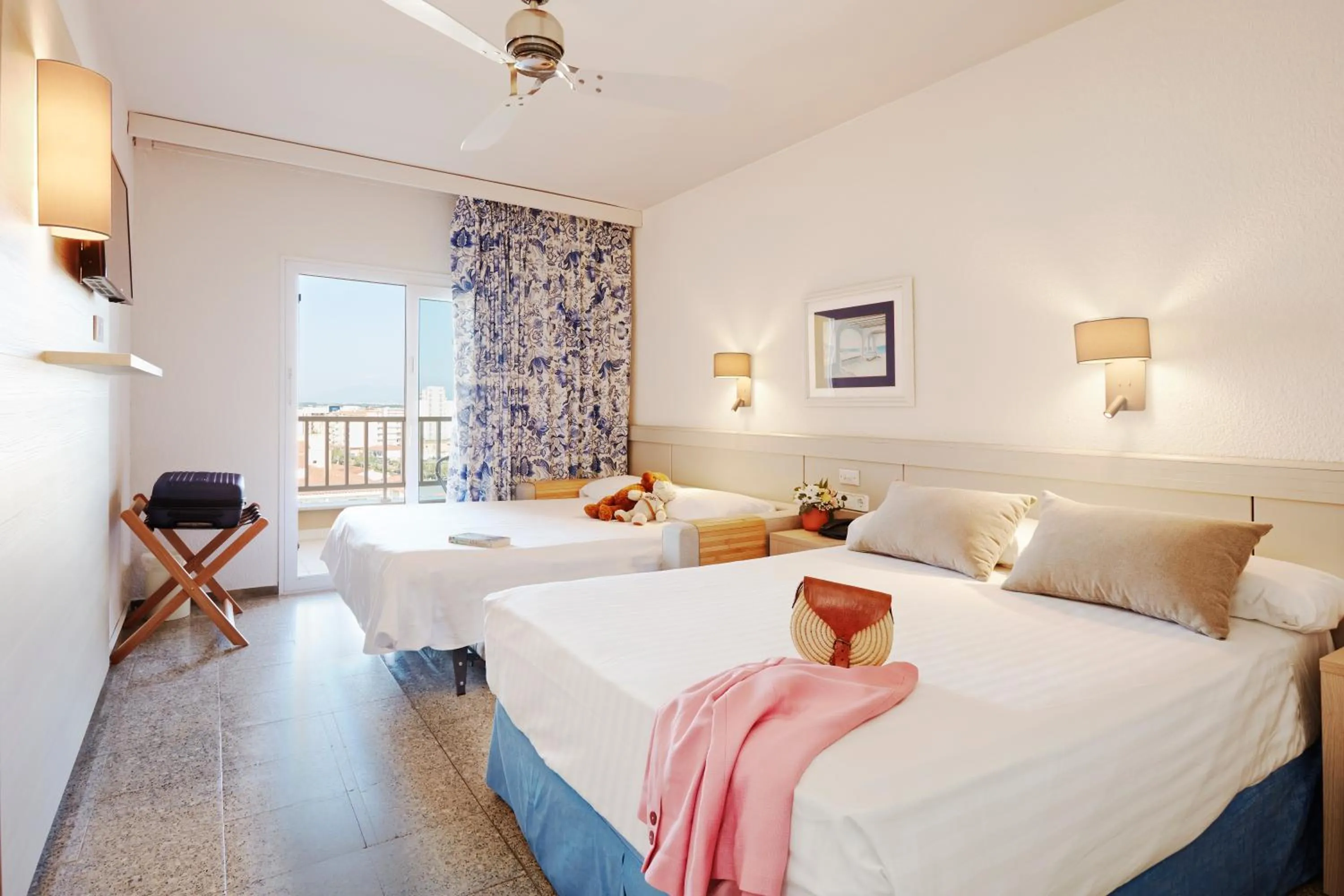 Bedroom, Bed in Prestige Goya Park