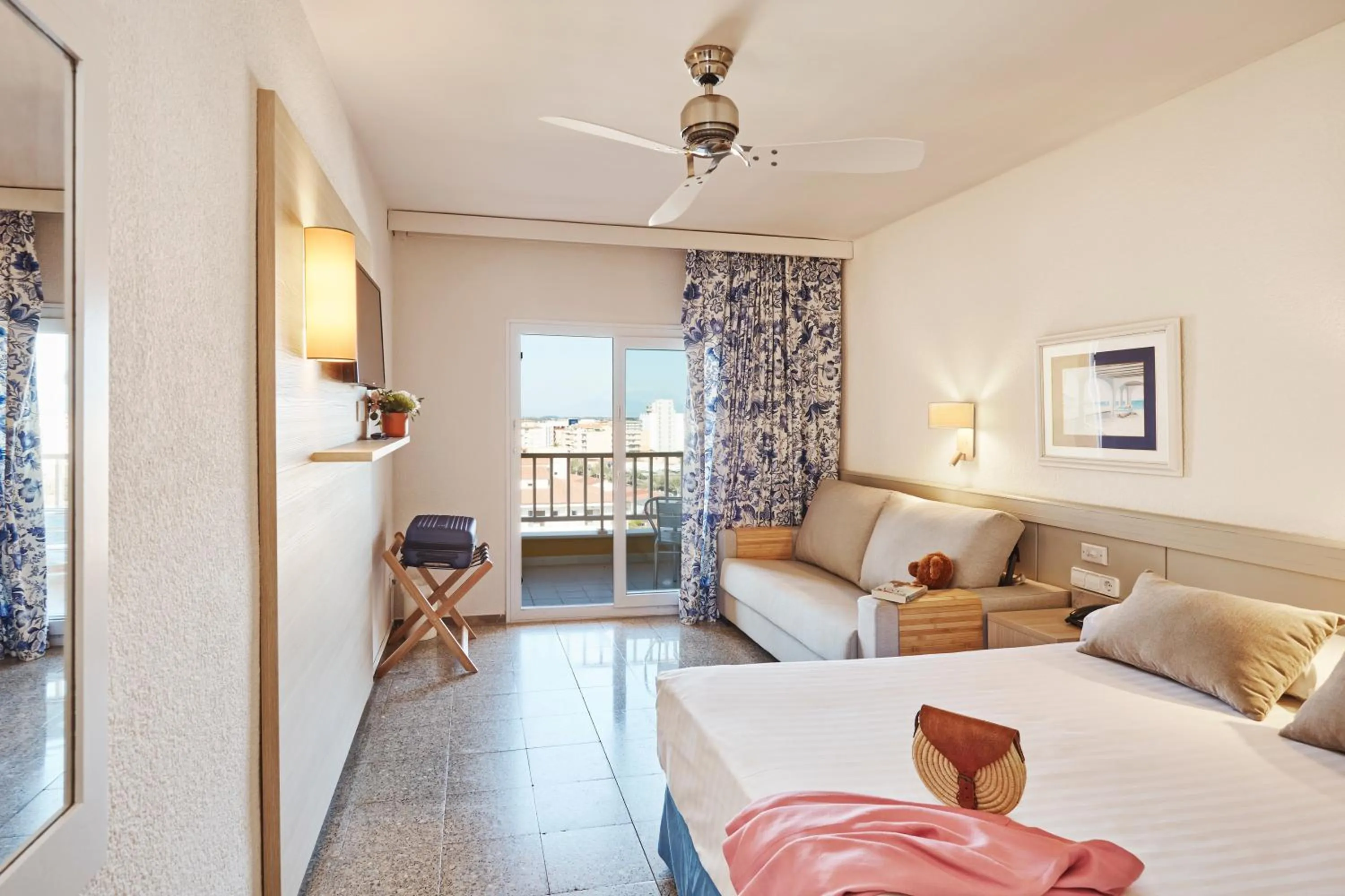 Bedroom, Bed in Prestige Goya Park