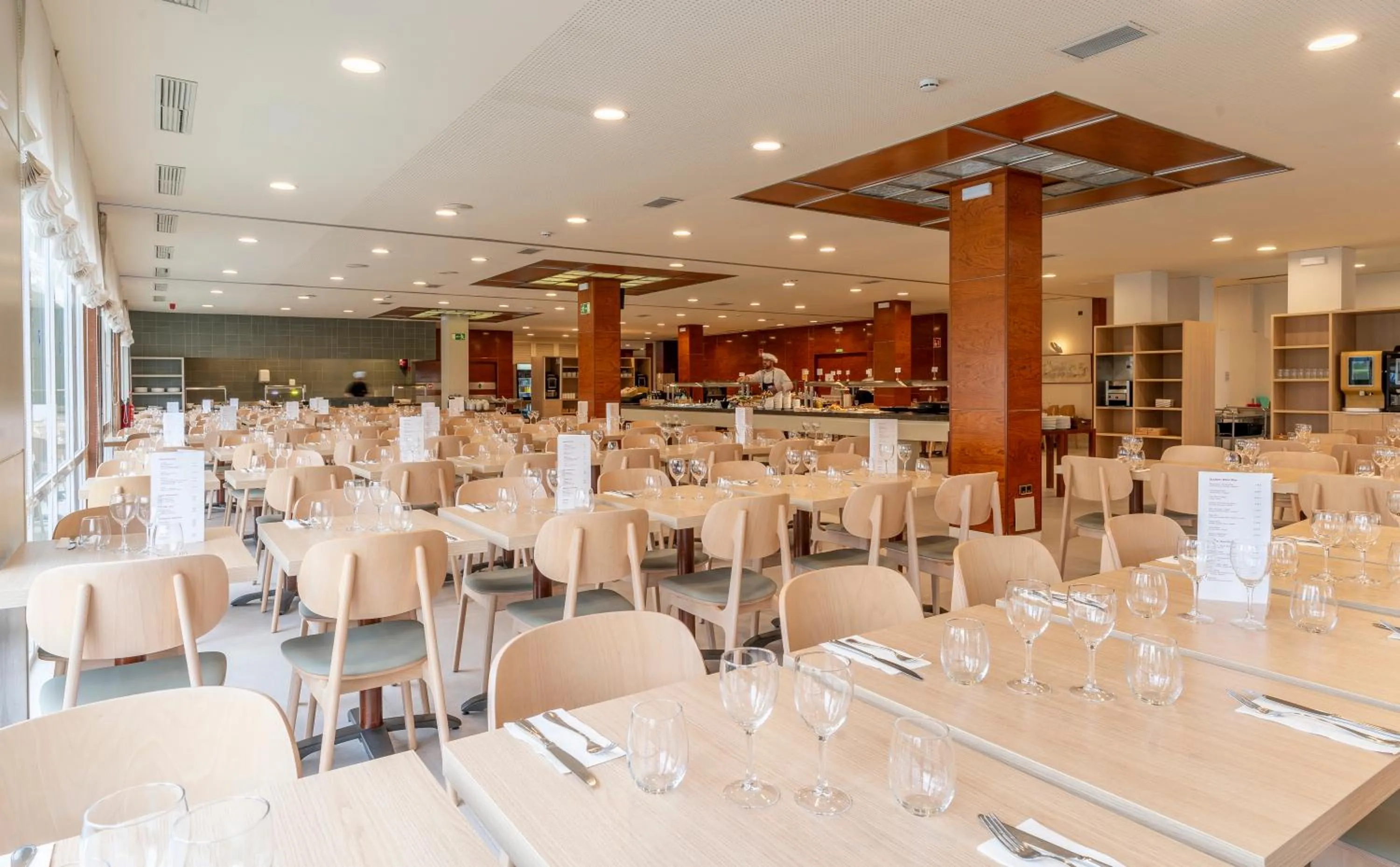 Restaurant/places to eat in Prestige Goya Park