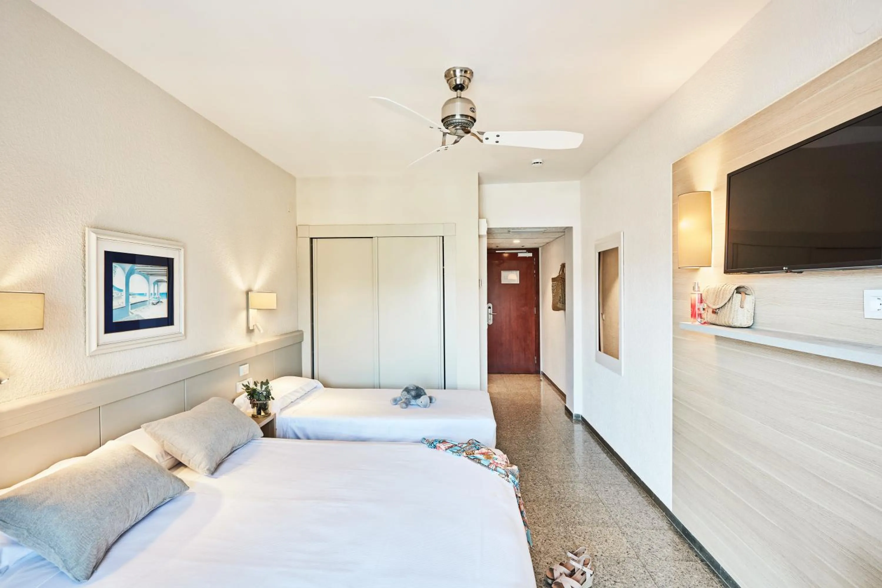 Bedroom, Bed in Prestige Goya Park