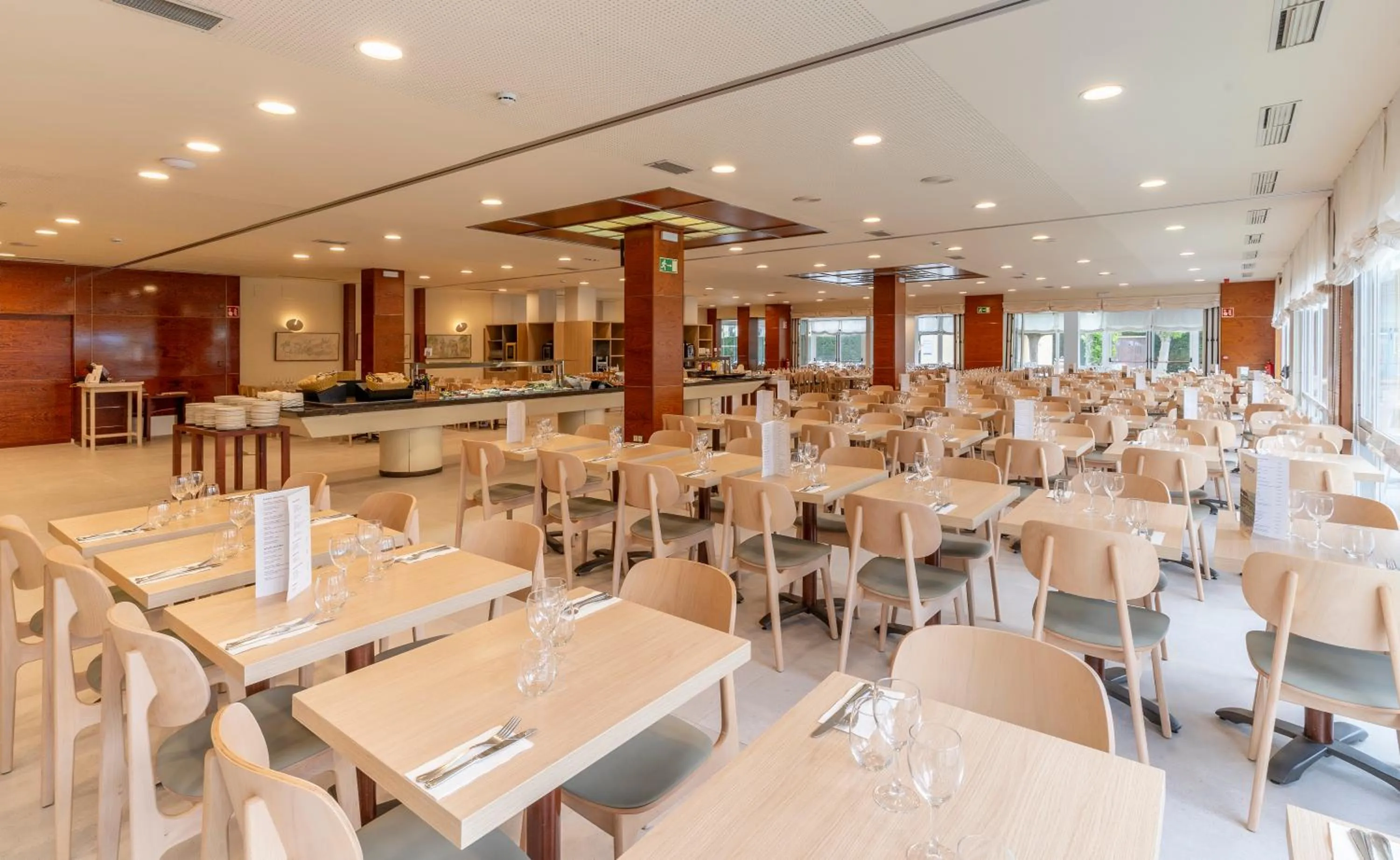 Restaurant/places to eat in Prestige Goya Park