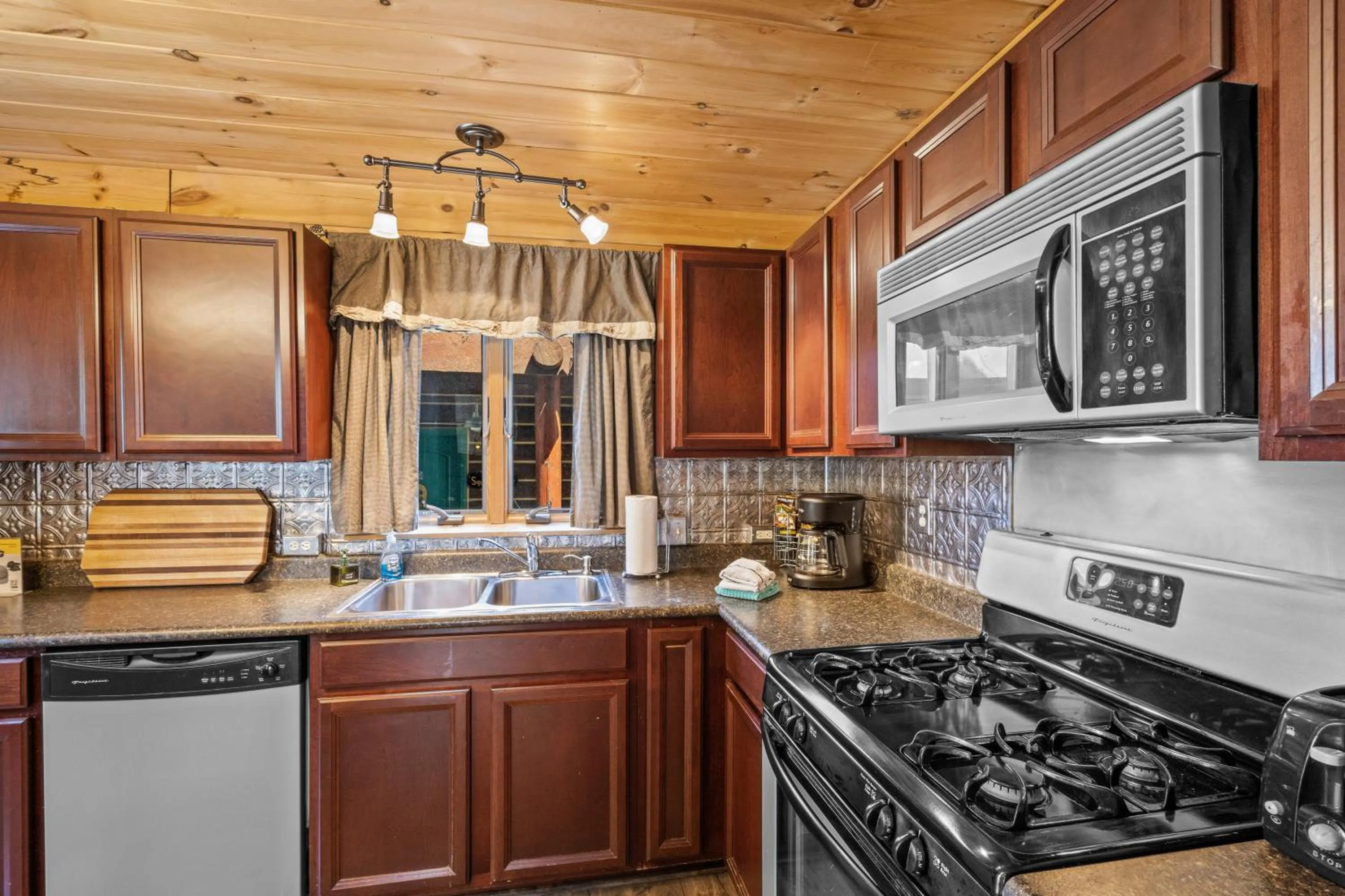 Kitchen or kitchenette in The Bucking Moose