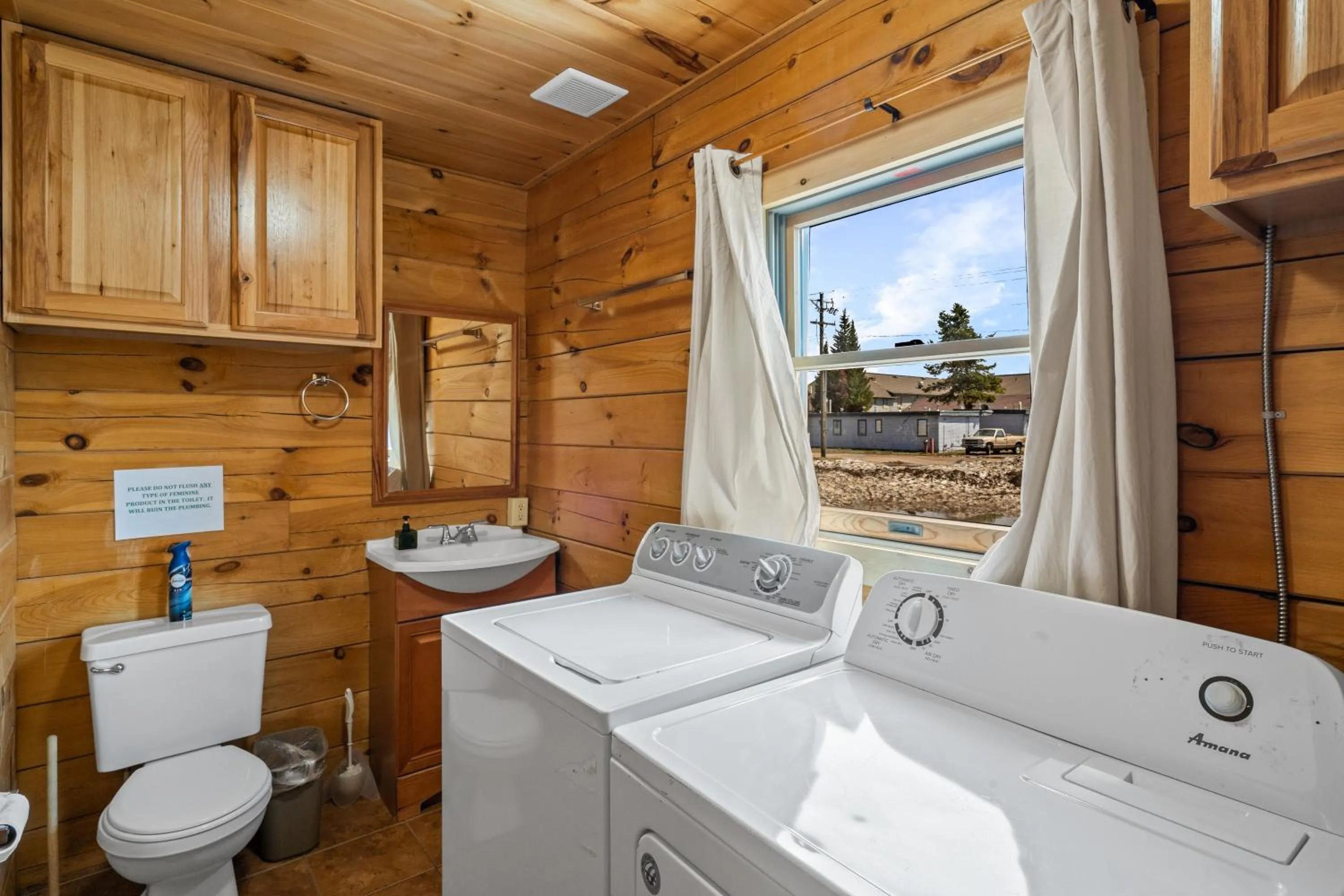 Toilet in The Bucking Moose