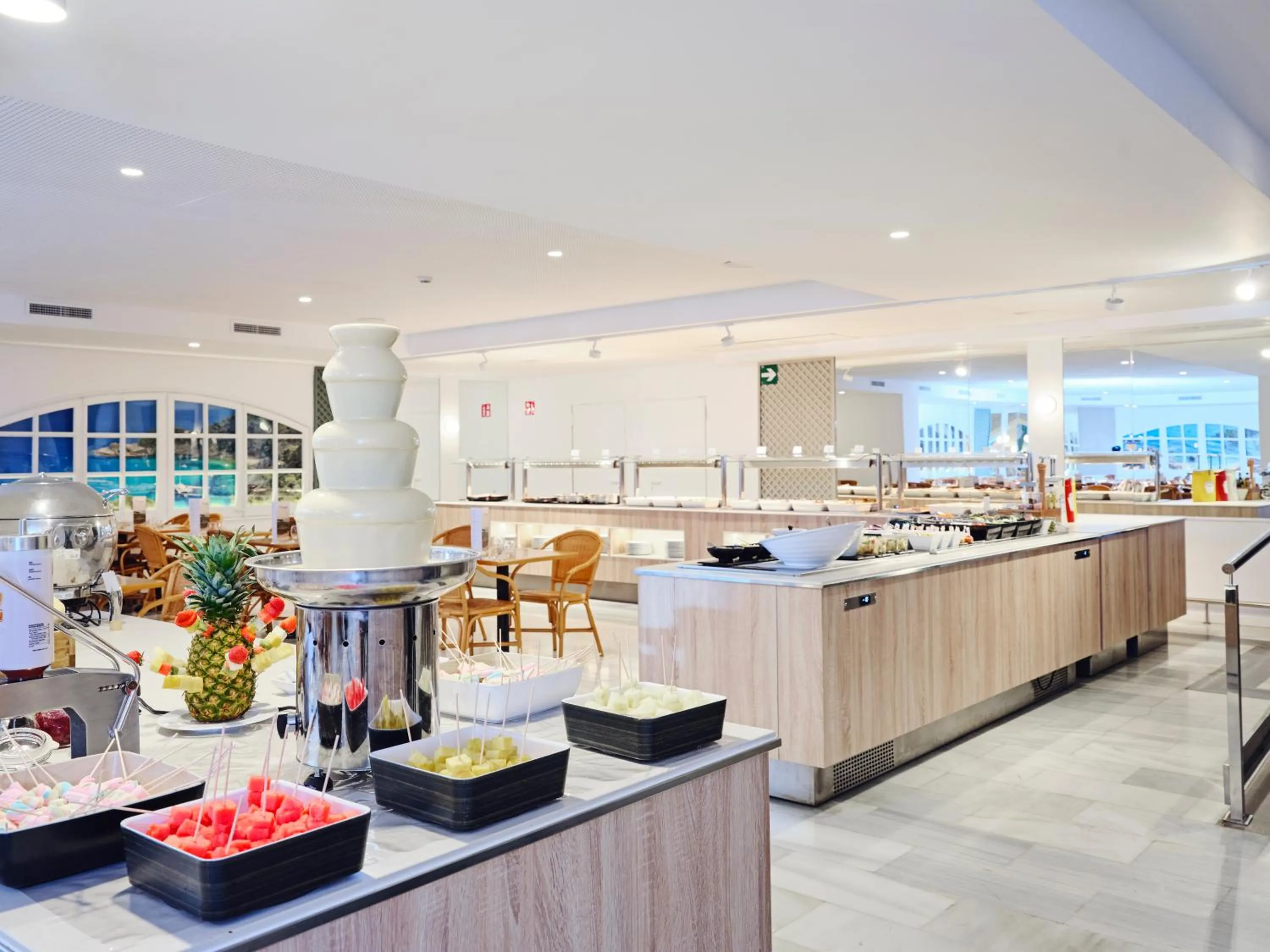 Restaurant/places to eat in Prestige Sant Marc