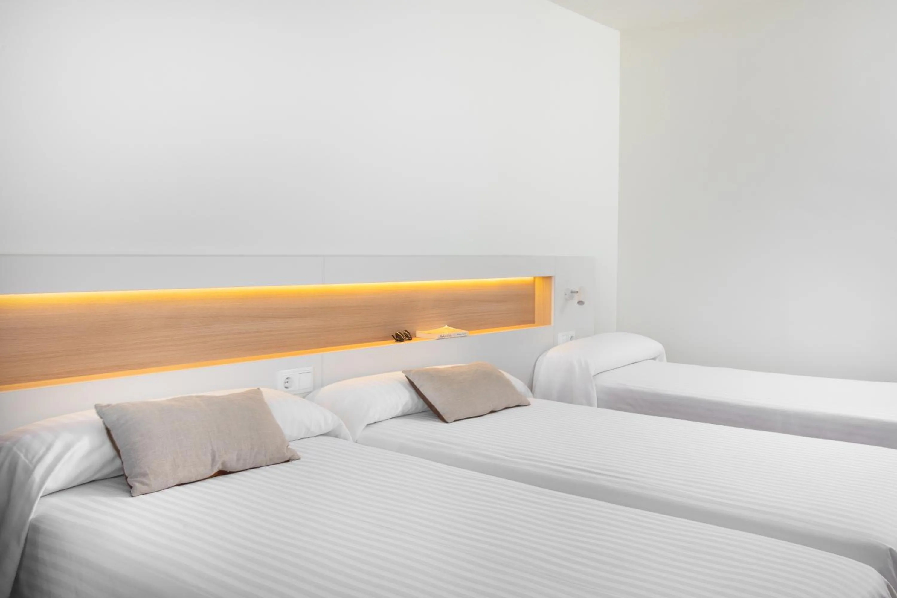 Photo of the whole room, Bed in Prestige Sant Marc