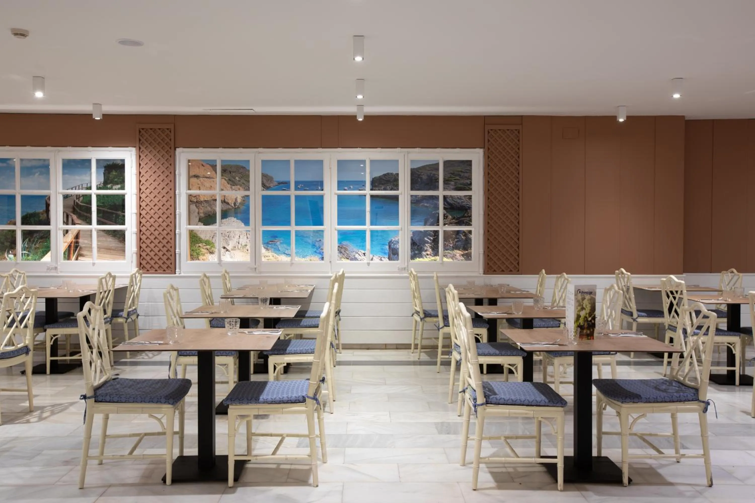 Restaurant/places to eat in Prestige Sant Marc