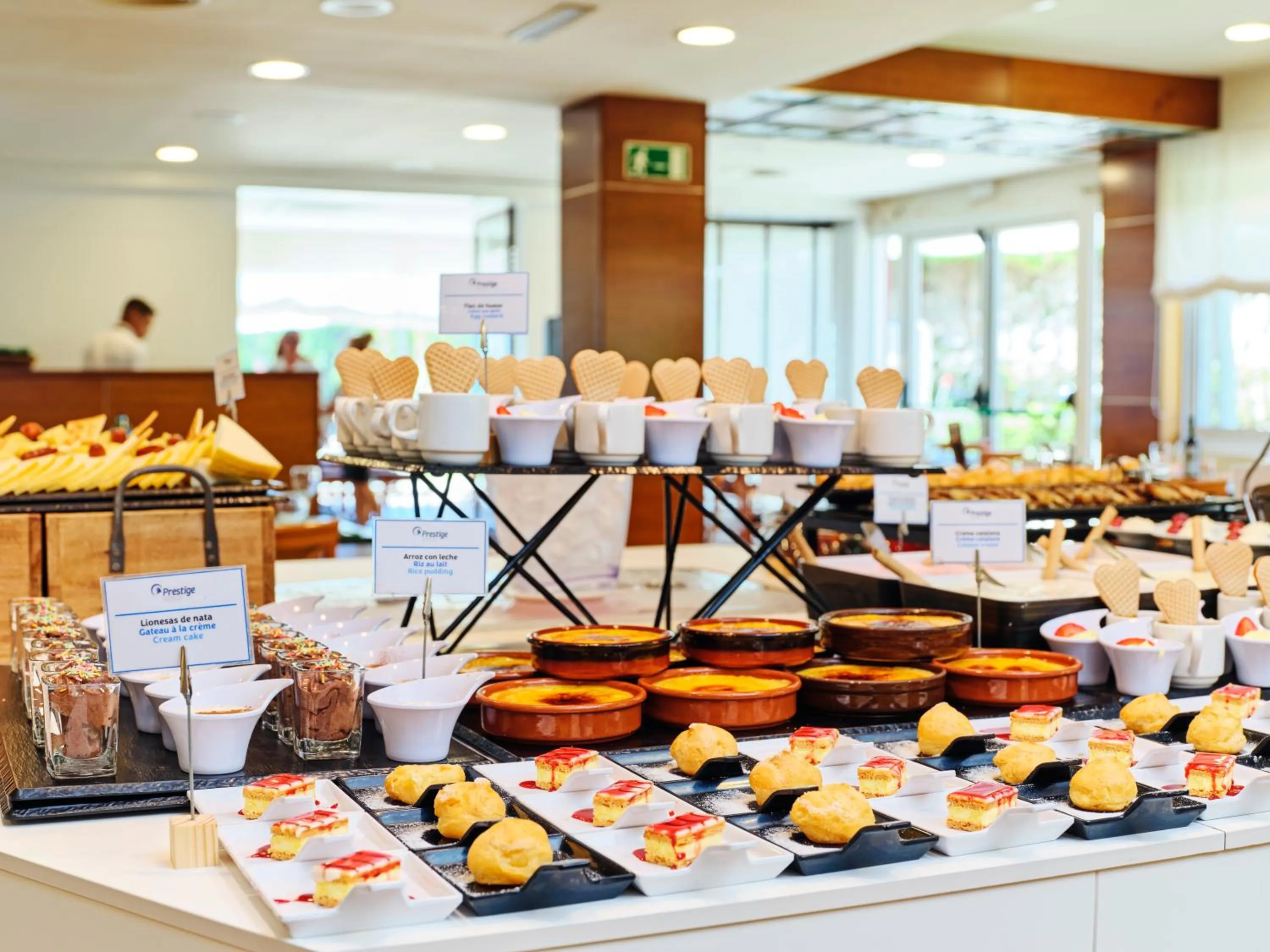 Restaurant/places to eat in Prestige Victoria