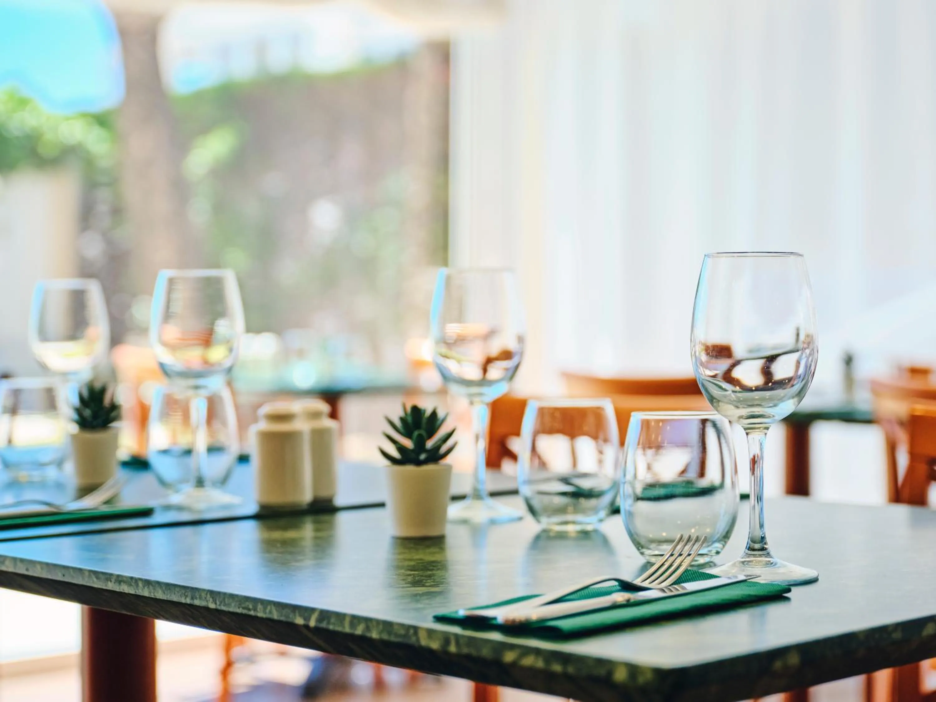 Restaurant/places to eat in Prestige Victoria