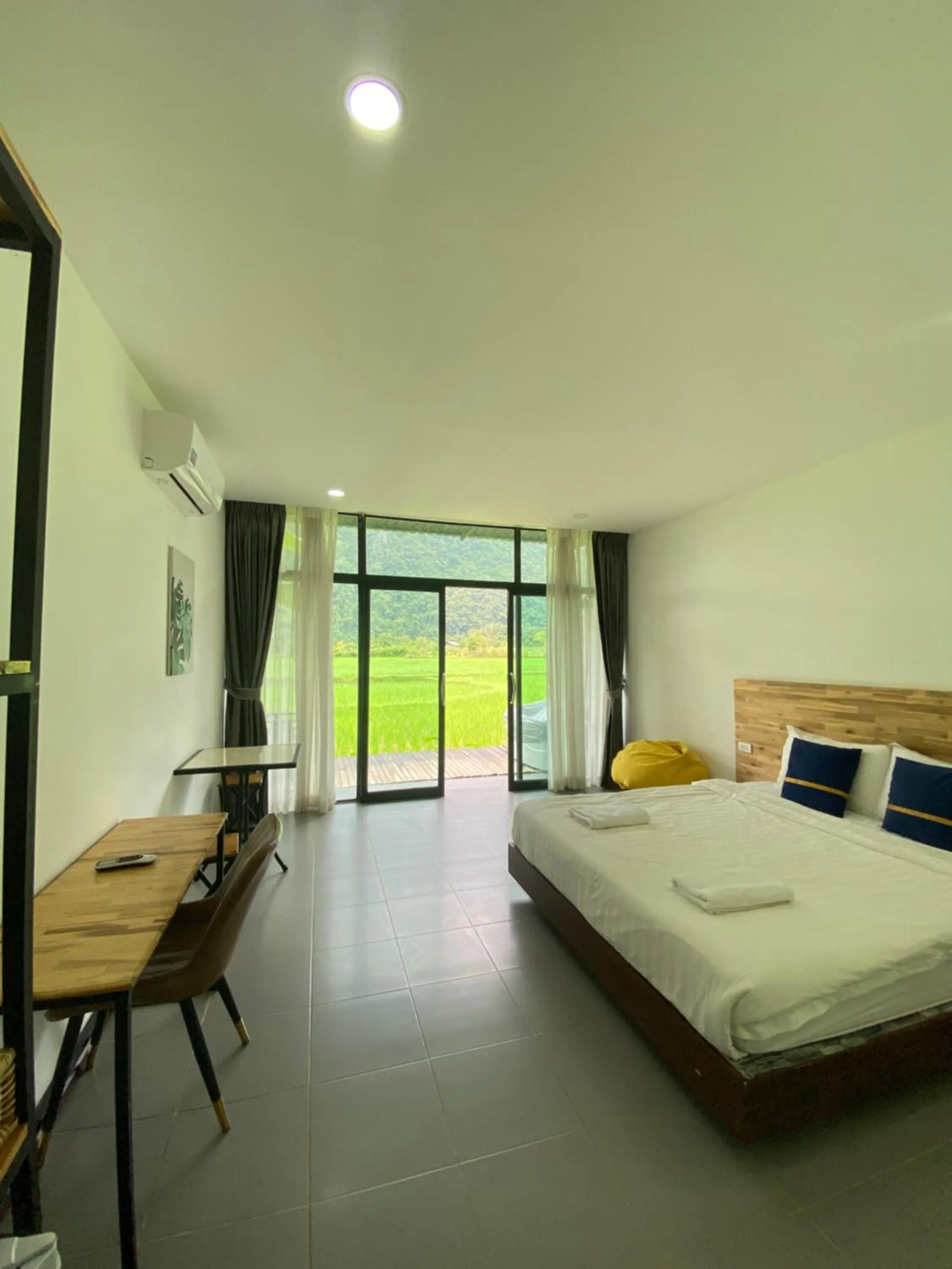 Bed in Vangvieng Angsavanh Resort