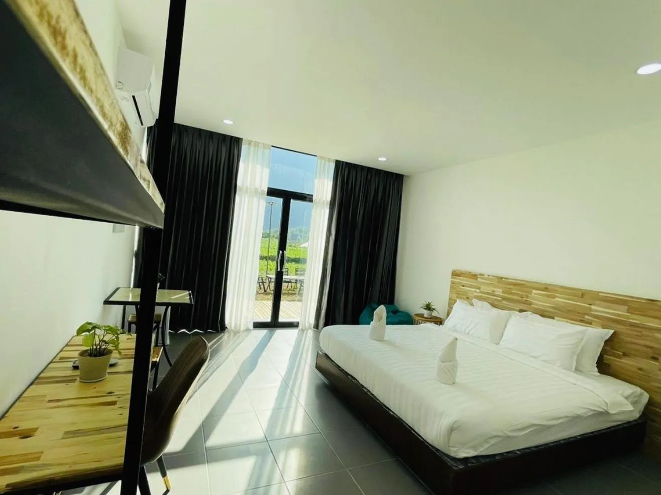 Bedroom, Bed in Vangvieng Angsavanh Resort