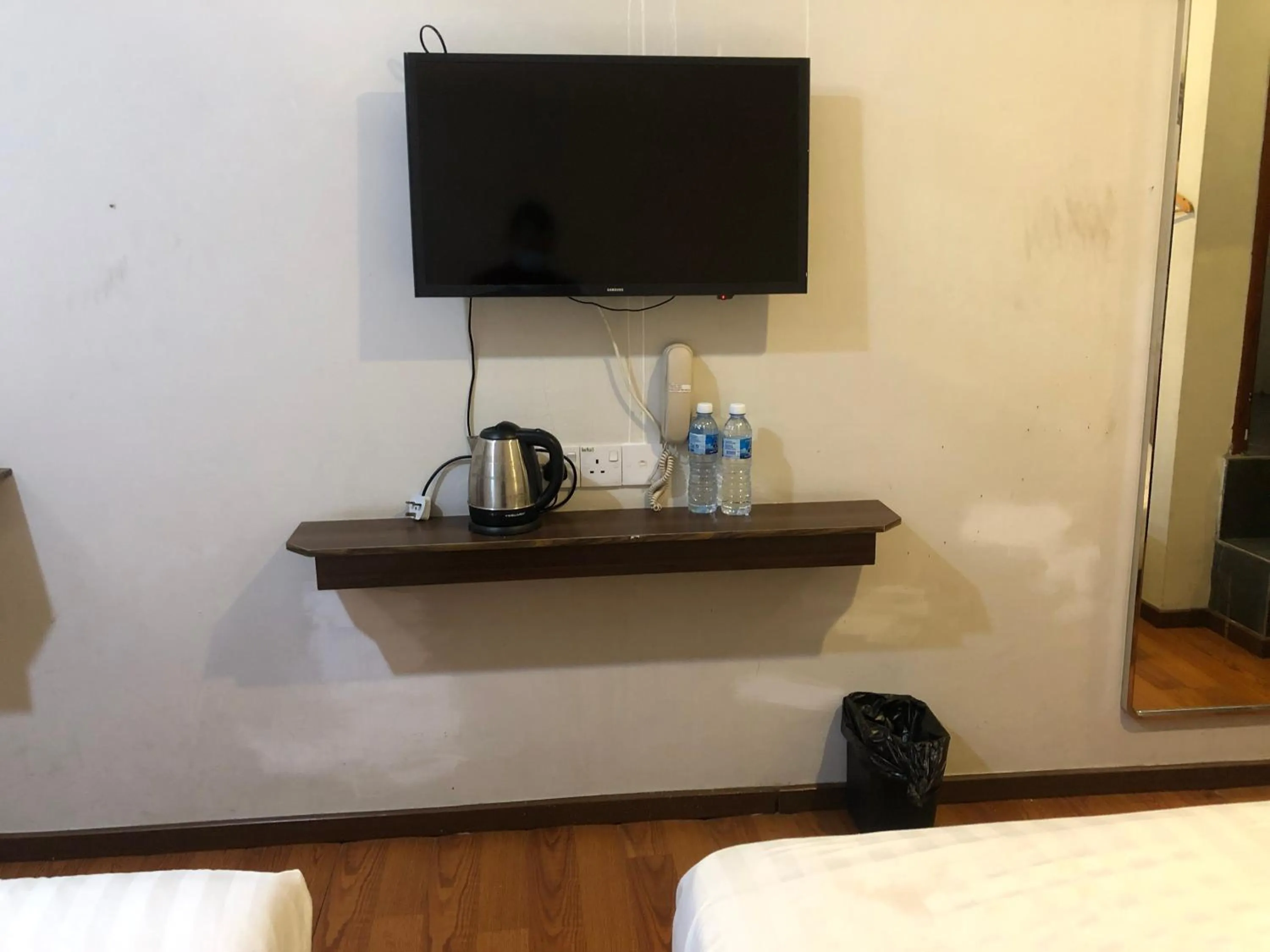 Bedroom in Super OYO 90668 Joy Inn