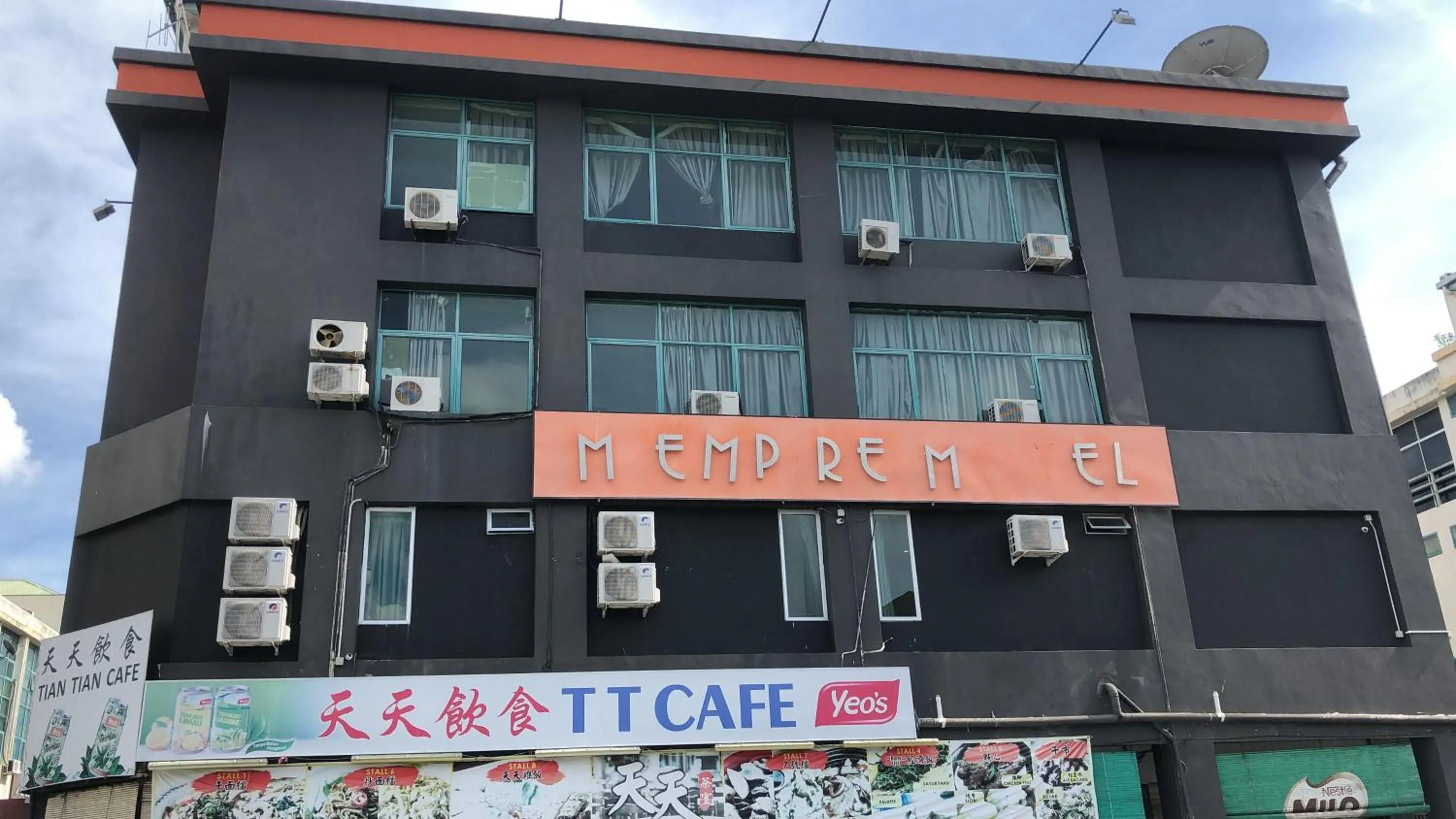 Facade/entrance in Super OYO 90668 Joy Inn