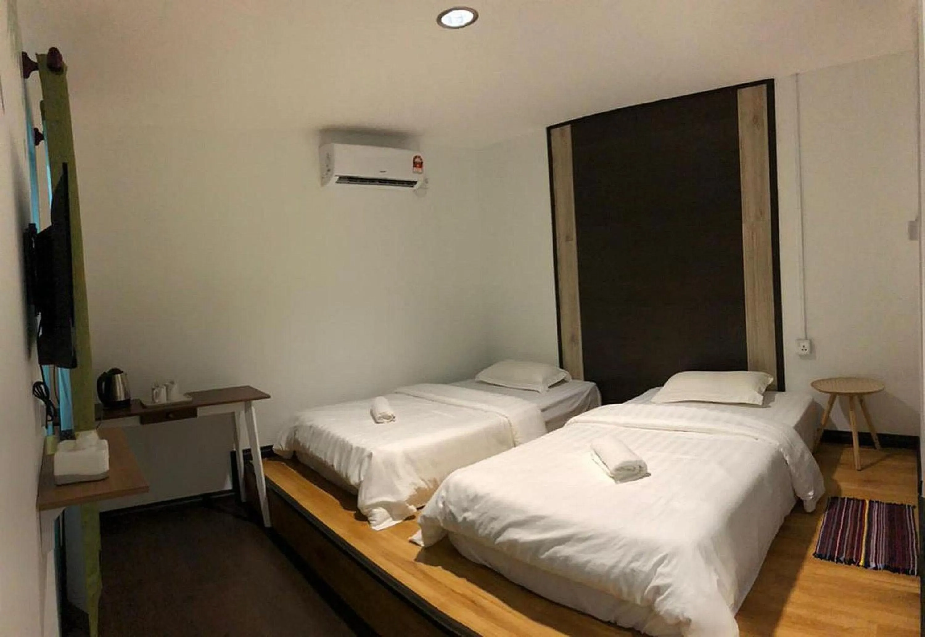 Photo of the whole room in OYO HOME 90667 Chen Room Bs