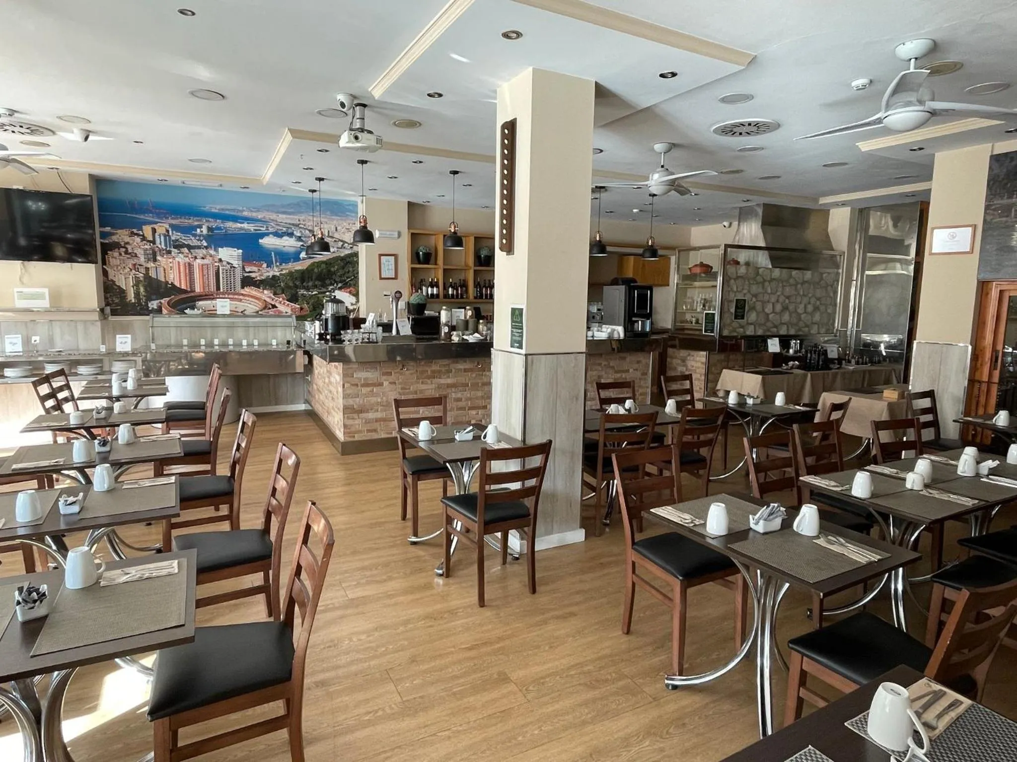 Coffee/tea facilities in Sercotel Tribuna Málaga