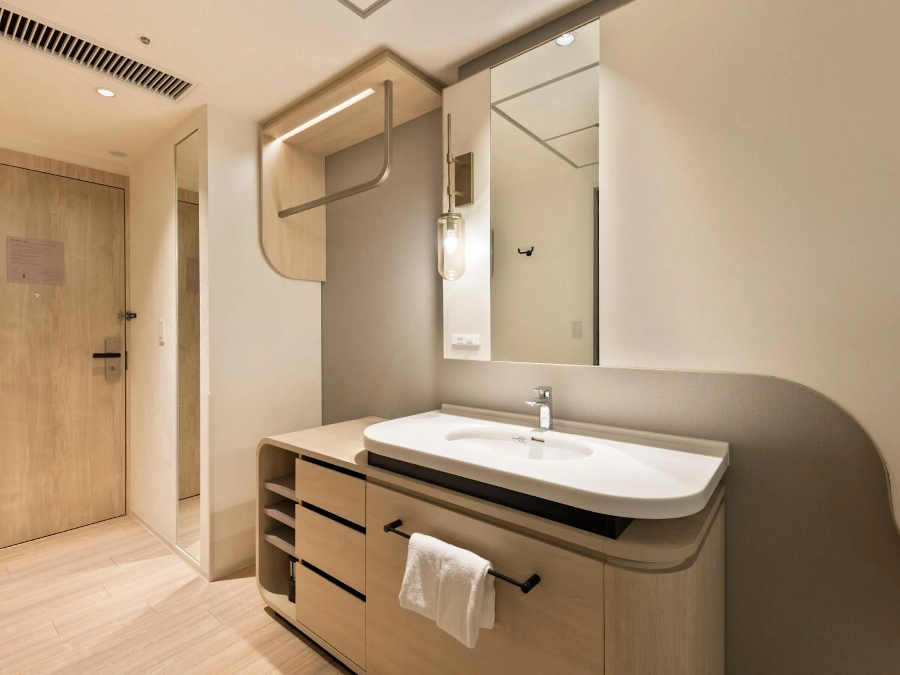 Deluxe King in Mitsui Garden Hotel Yokohama Minatomirai Premier