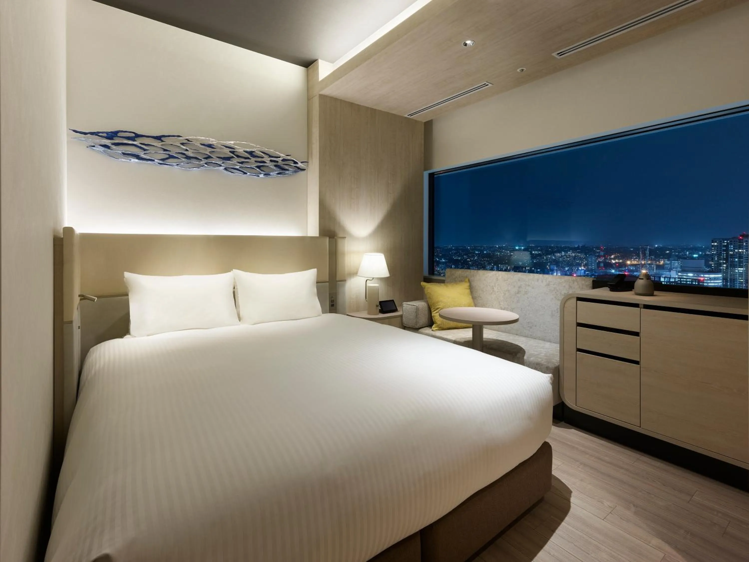 View (from property/room), Bed in Mitsui Garden Hotel Yokohama Minatomirai Premier