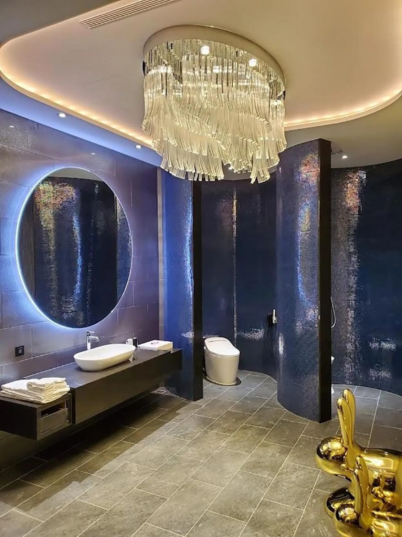 Bathroom in Domo Hotel