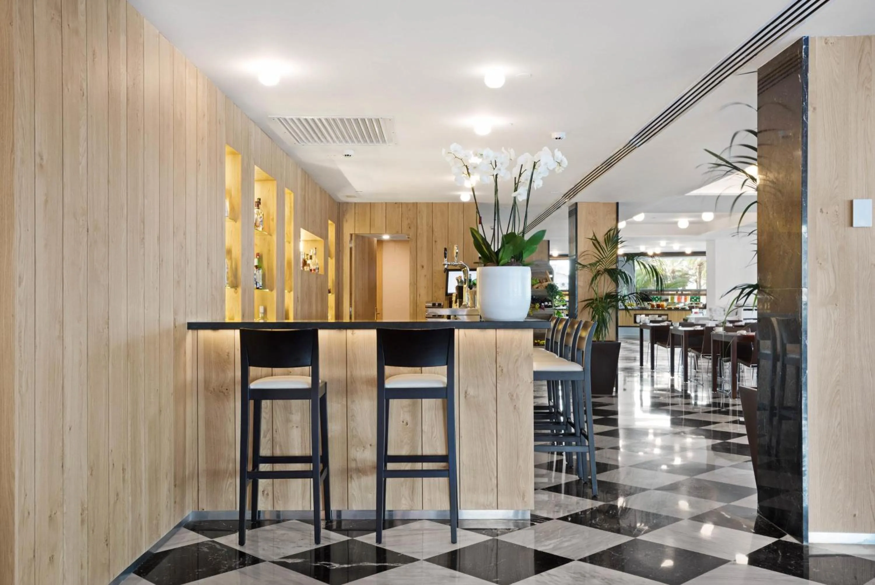 Lounge or bar in Pure Salt Garonda - Adults Only