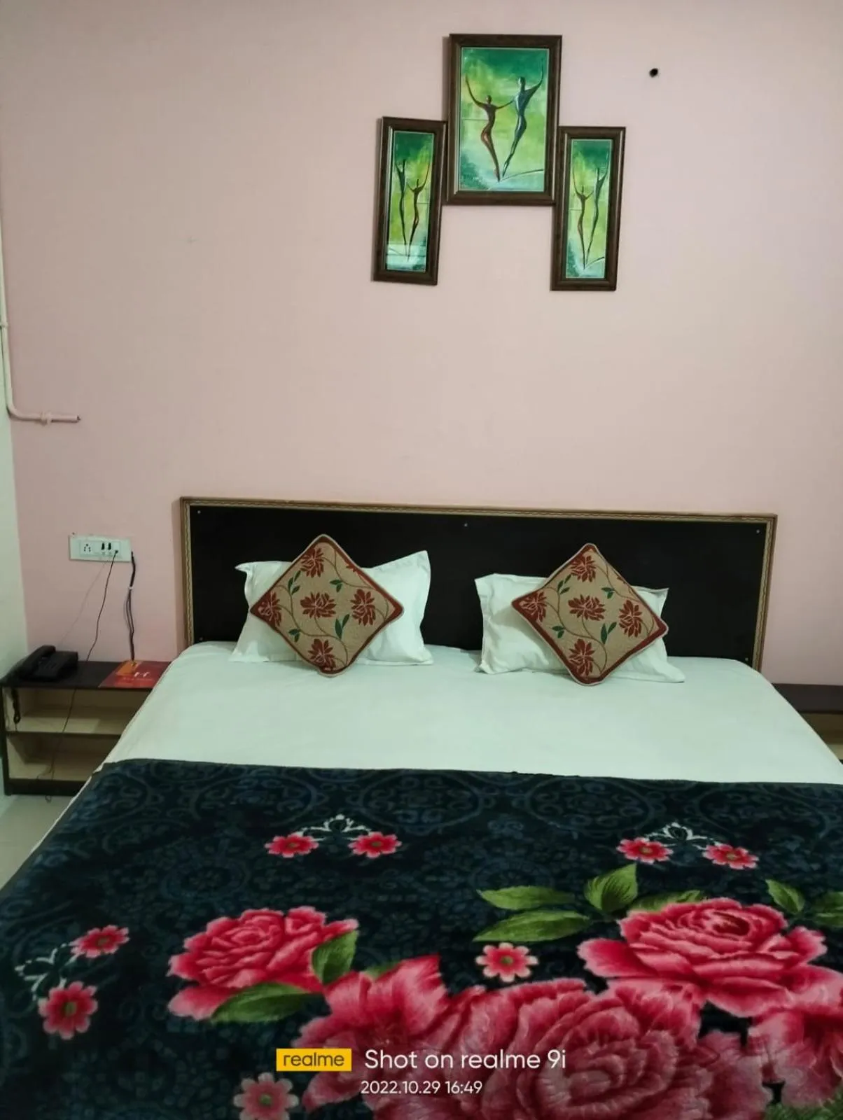 Bed in Hotel Indraprastha By WB Inn