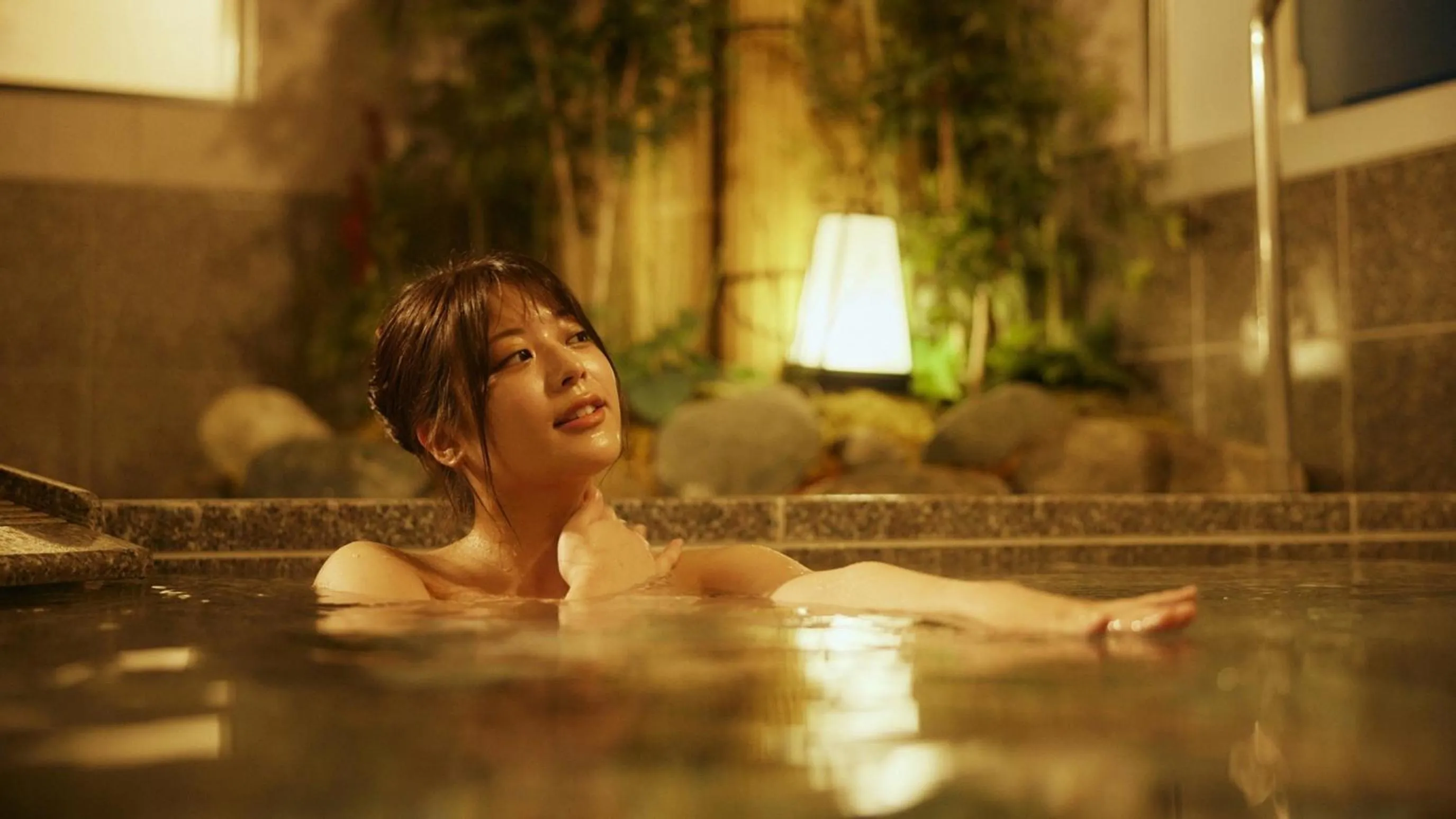 People in Tenseien Odawara Station Annex