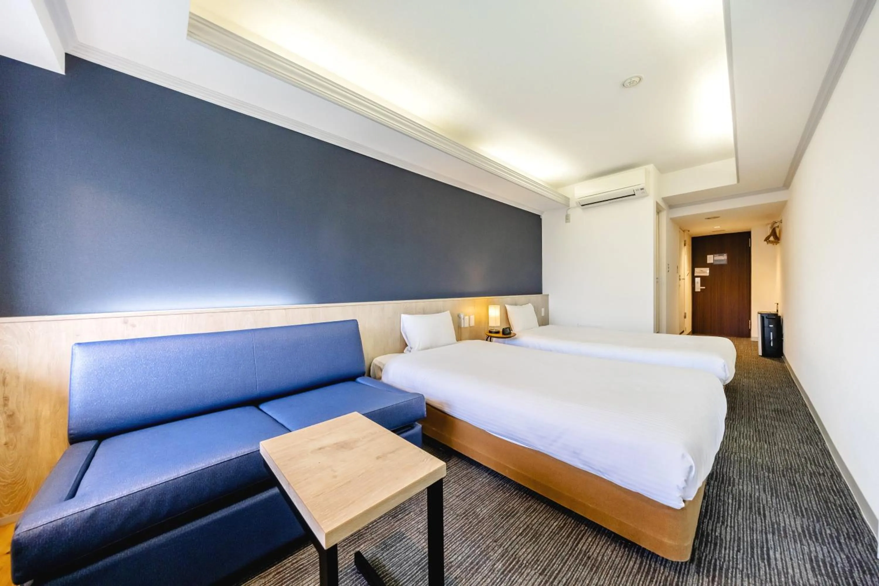 Photo of the whole room, Bed in L stay & grow Harumi