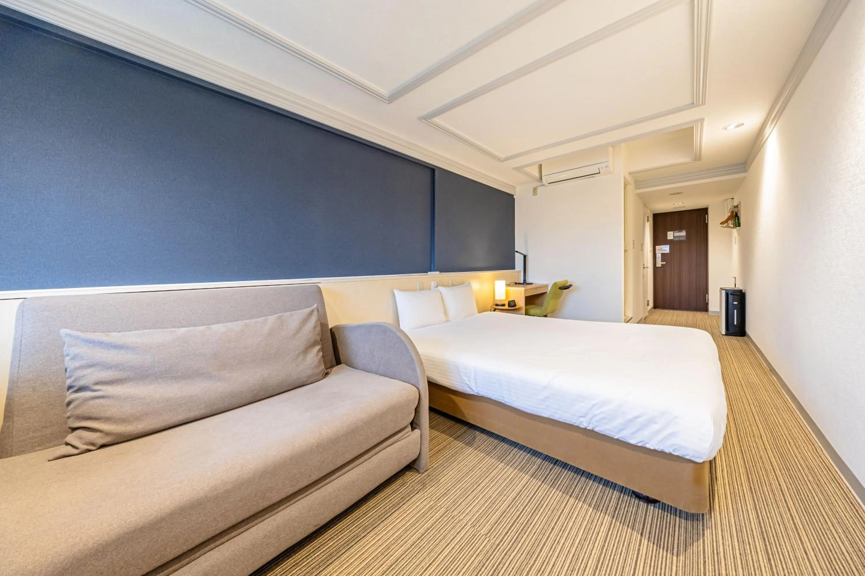 Photo of the whole room, Bed in L stay & grow Harumi