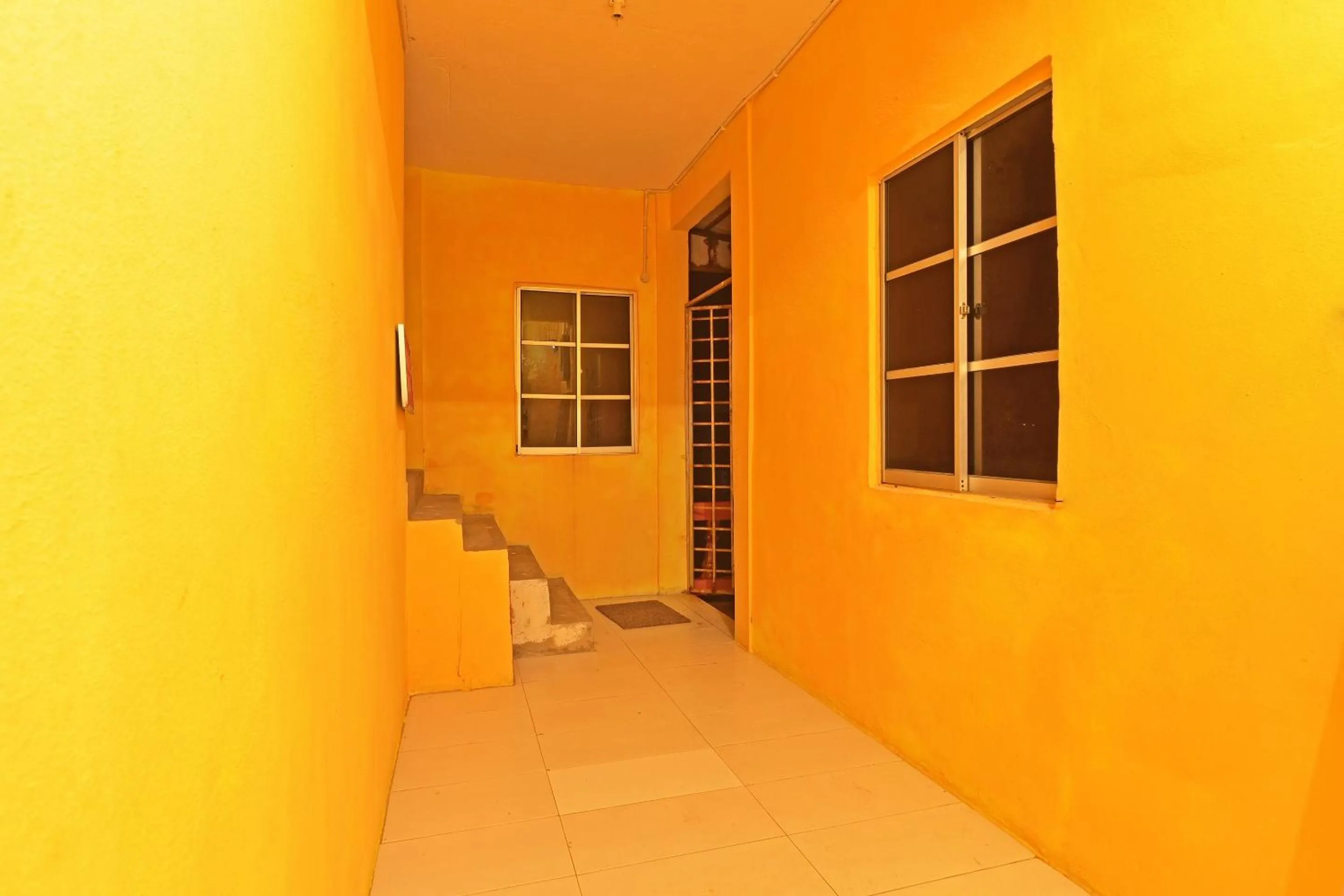 Lobby or reception in Capital O 90664 Rabi Hotel