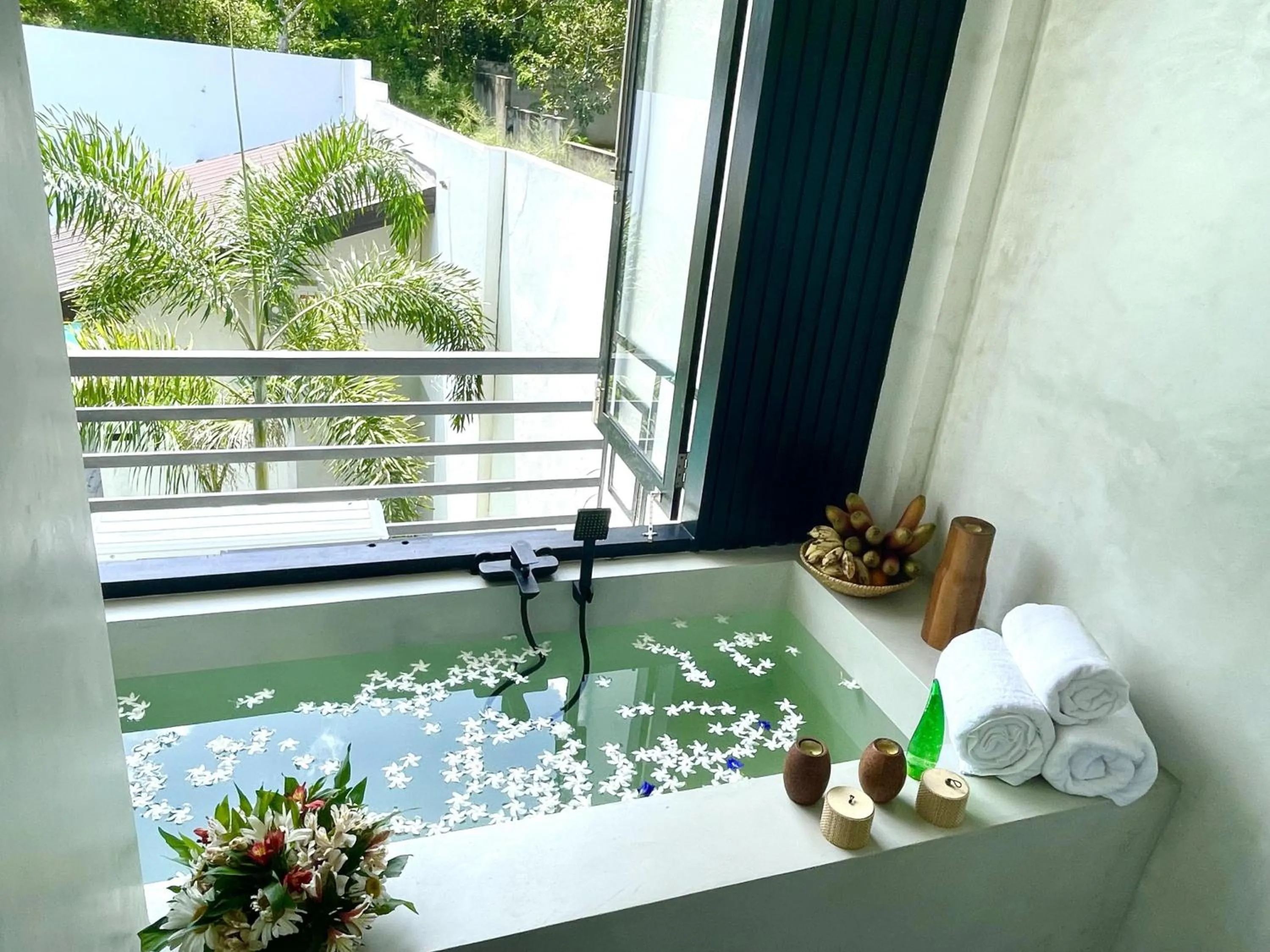 Garden in D' Art VILLA RETREAT AND SPA