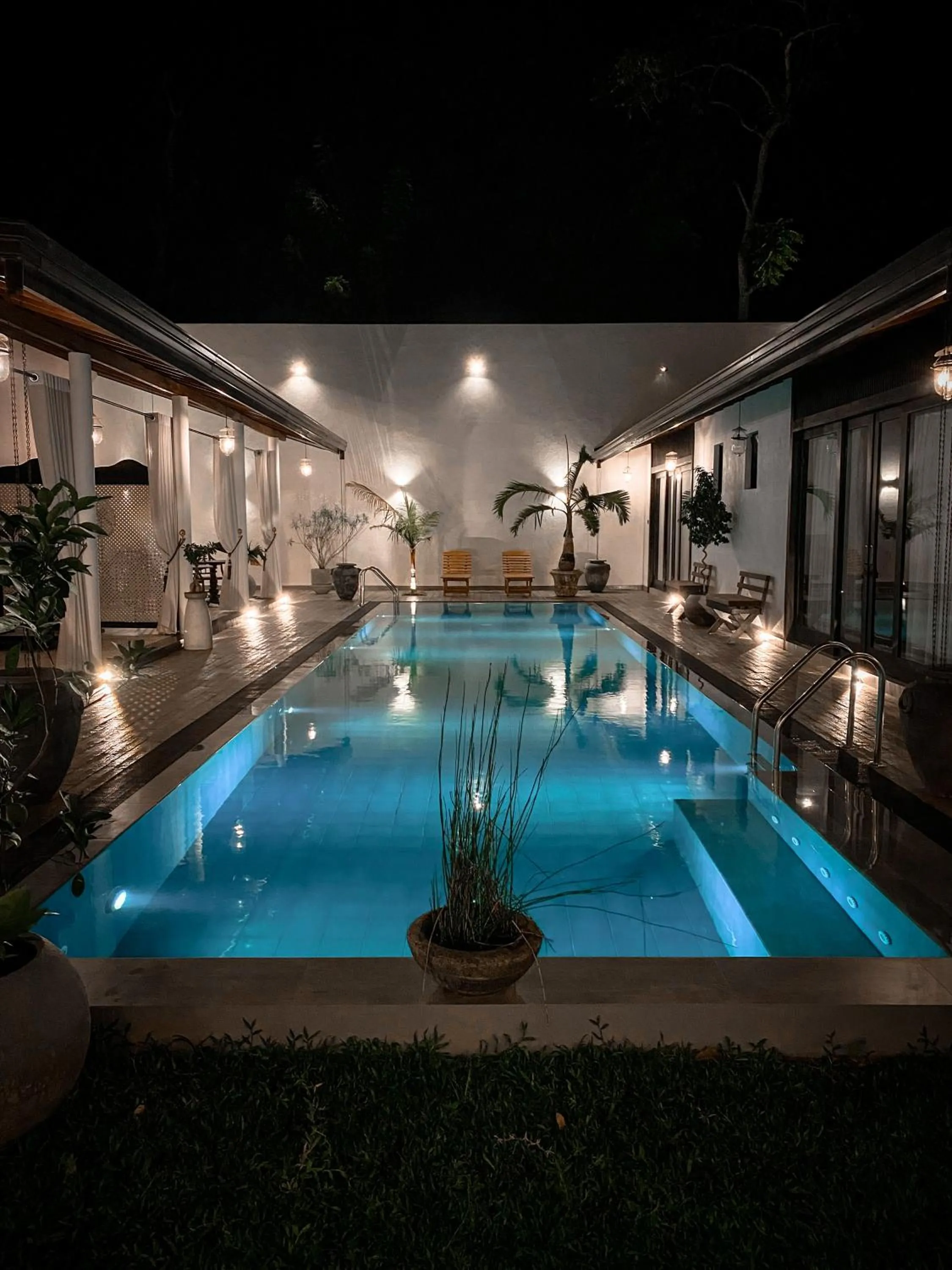 Night in D' Art VILLA RETREAT AND SPA