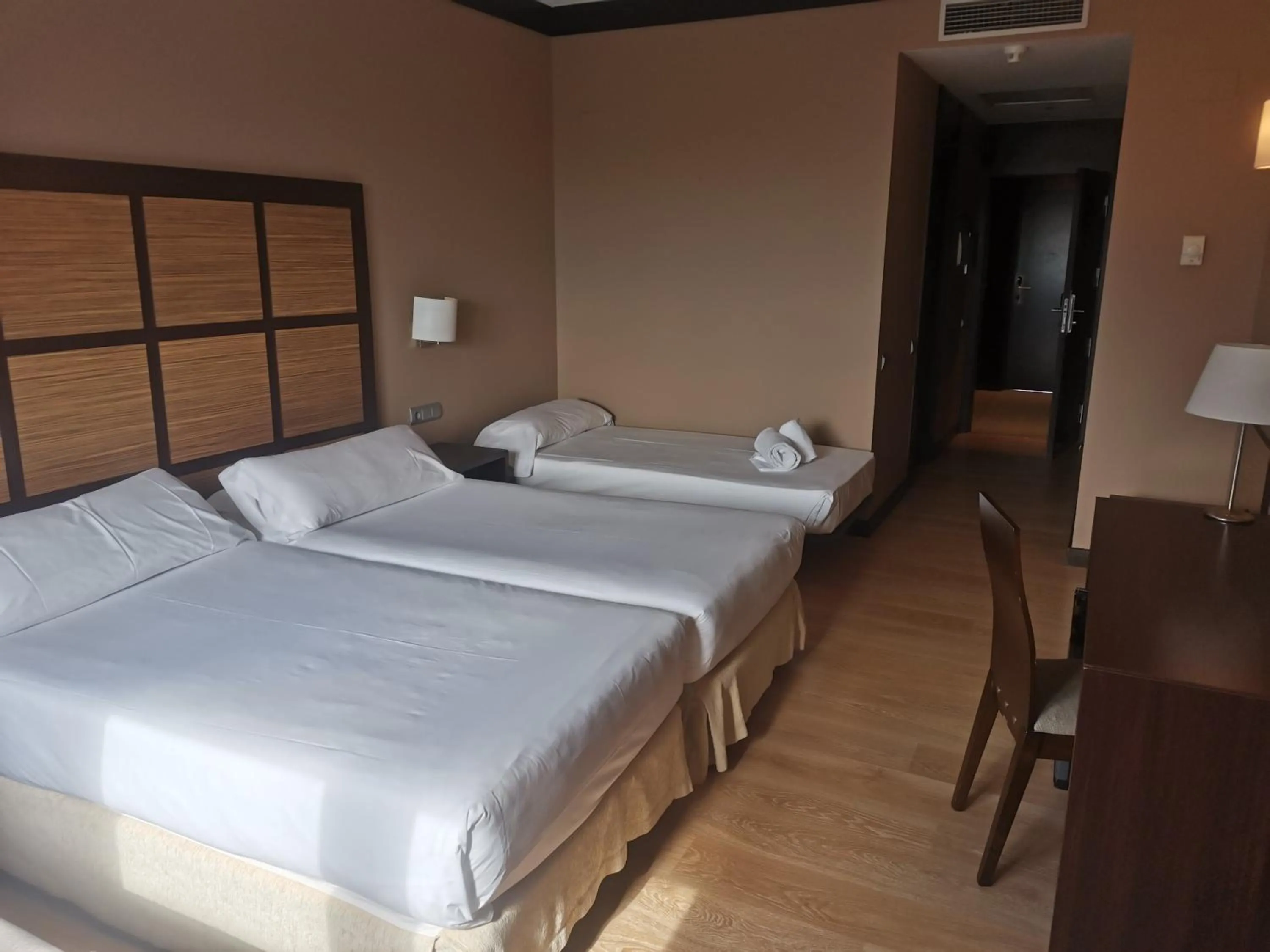 Bedroom, Bed in Aparthotel Attica 21 Vallés