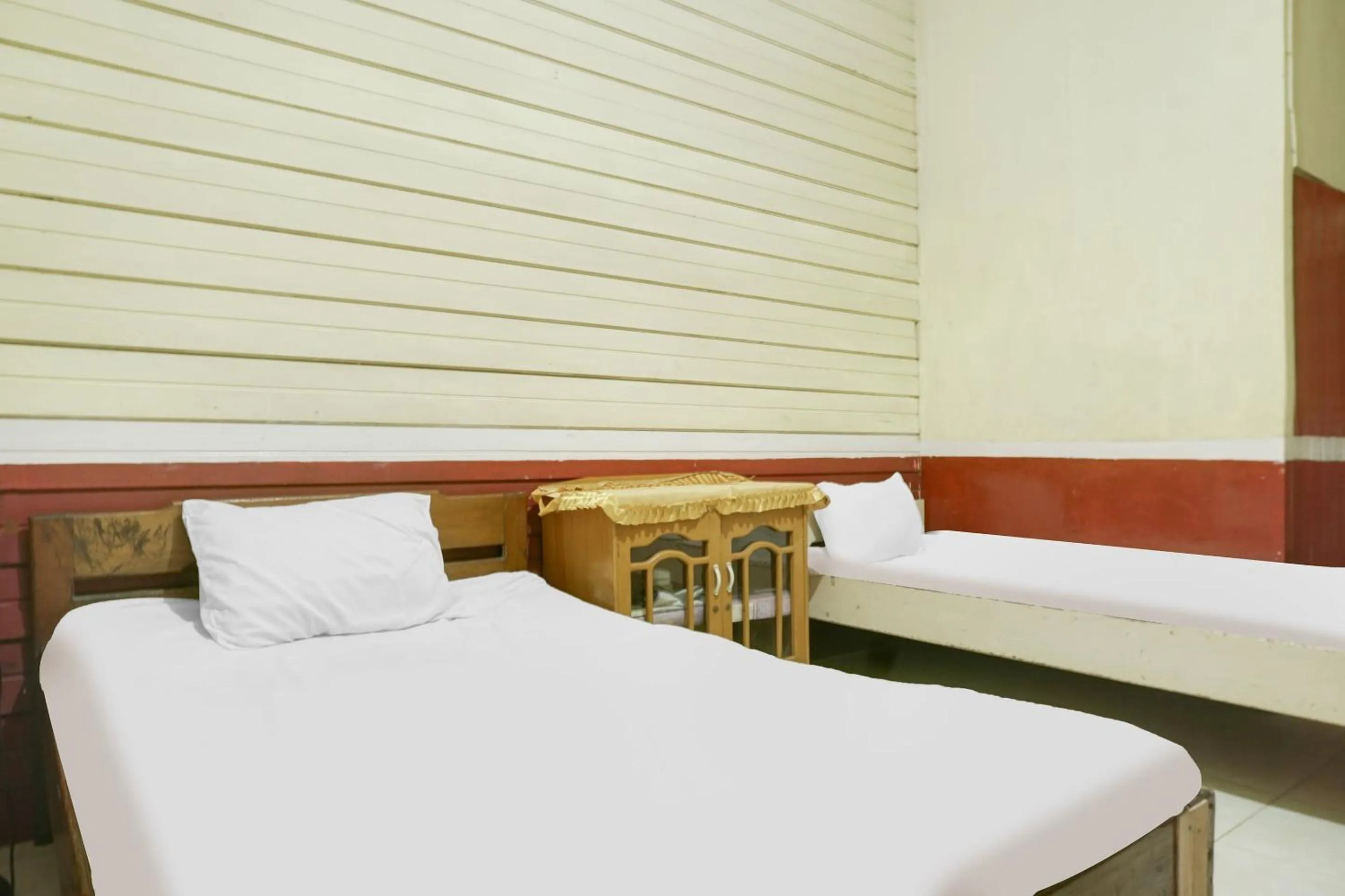 Bedroom in Hotel O Anggrek Daqu Syariah Kapuas