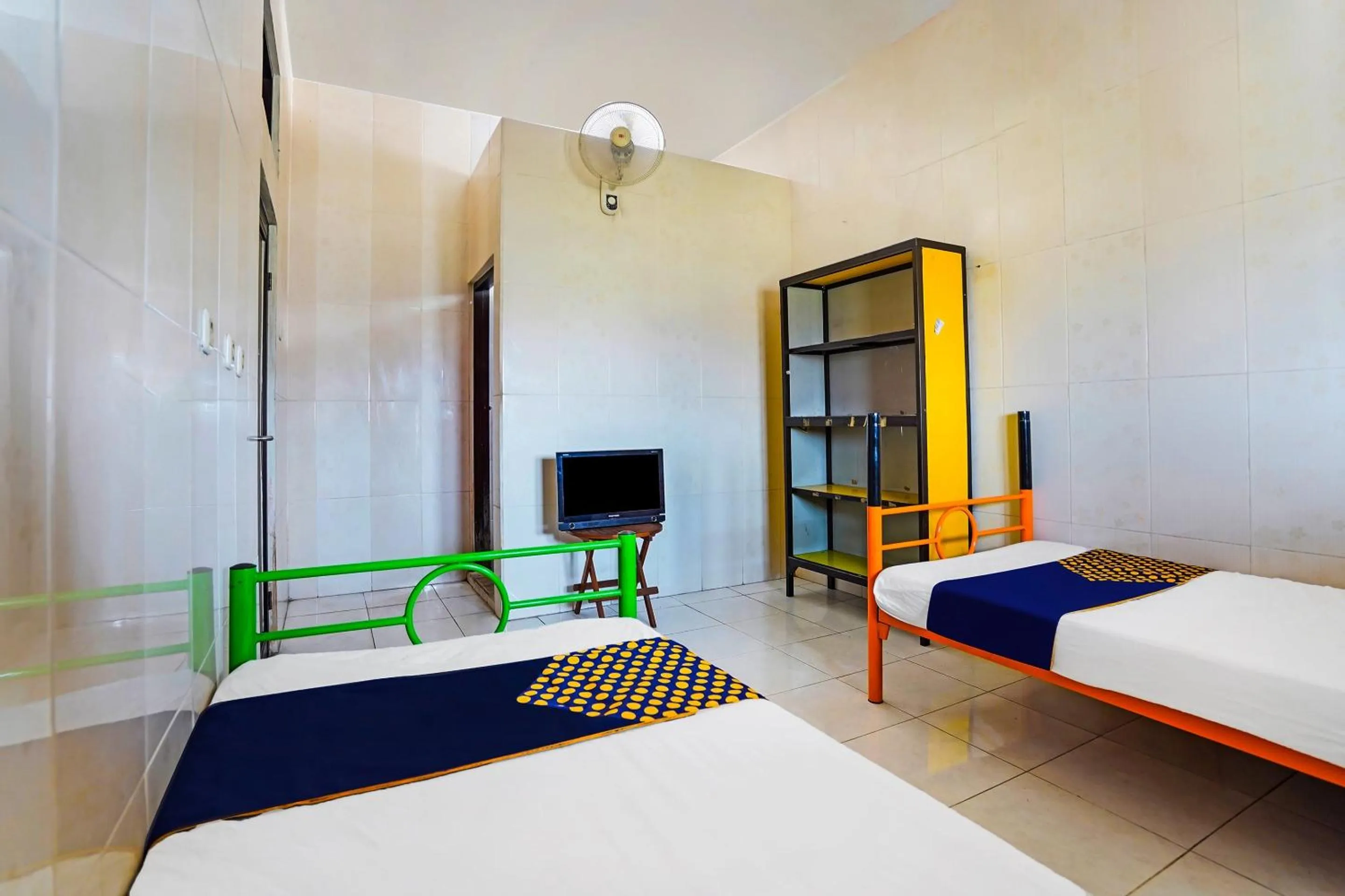 Bedroom, Bed in OYO Life 91856 Griya Gedangan Syariah