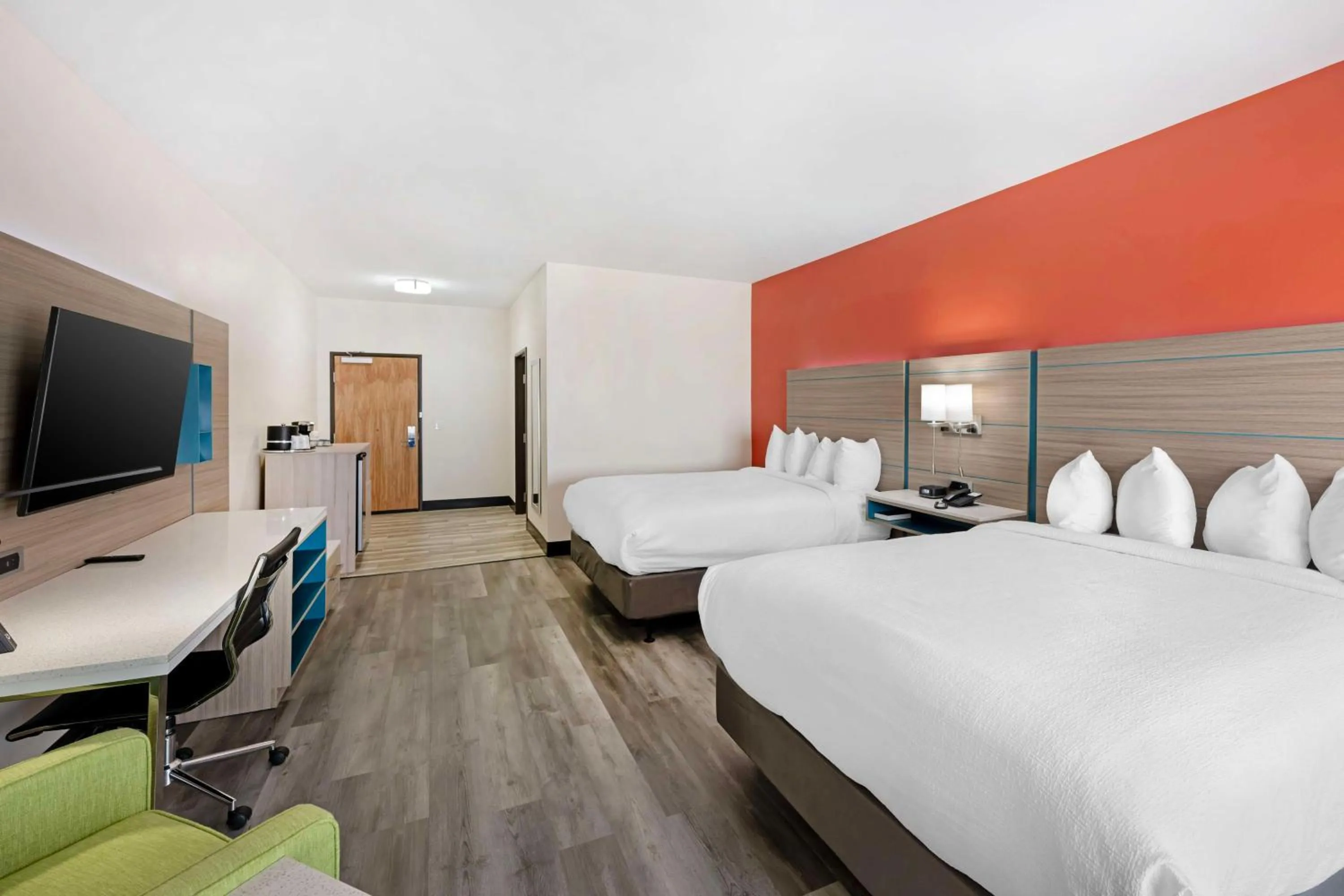 Bedroom, Bed in Best Western Plus Executive Residency Carlsbad Hotel