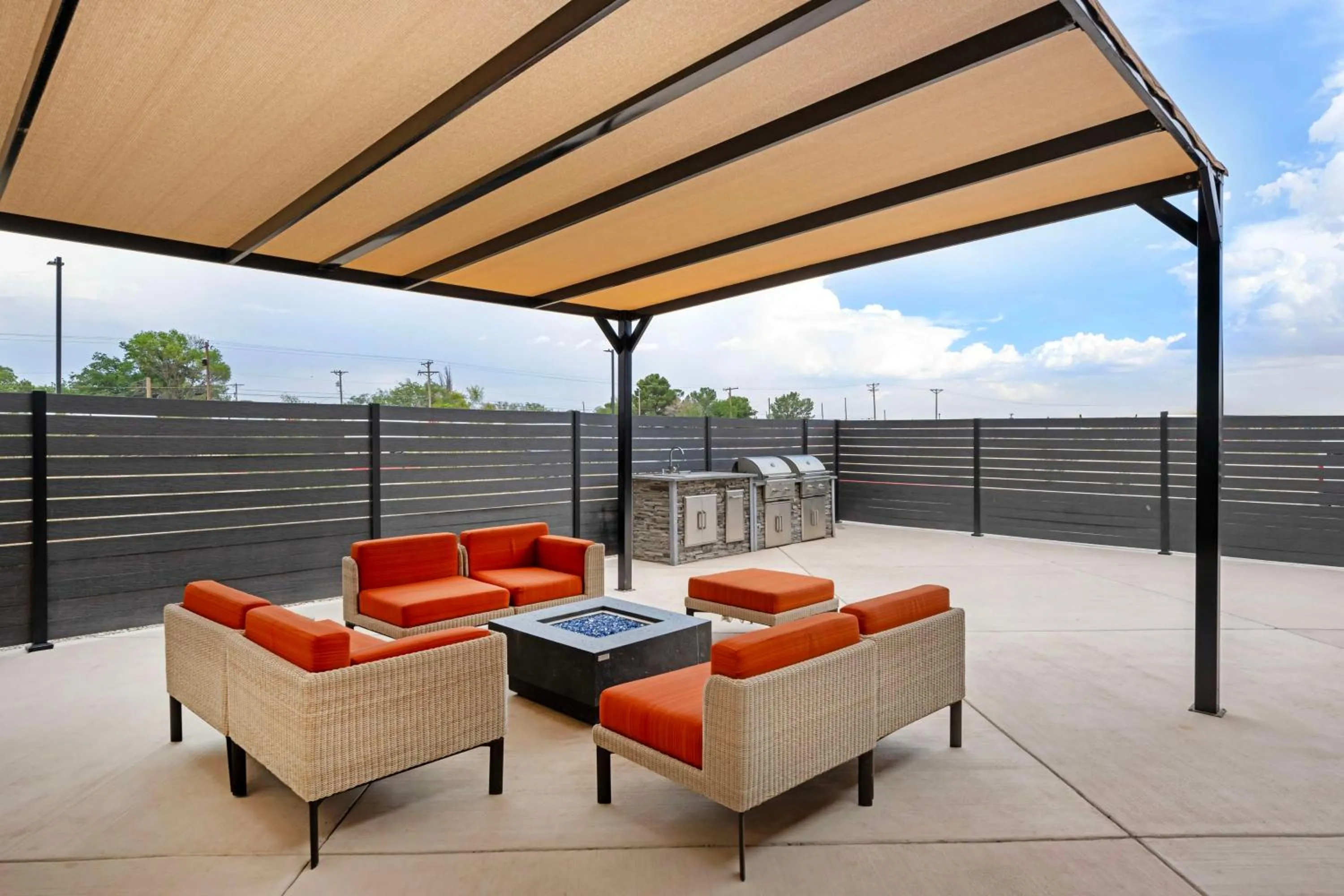 Property building in Best Western Plus Executive Residency Carlsbad Hotel