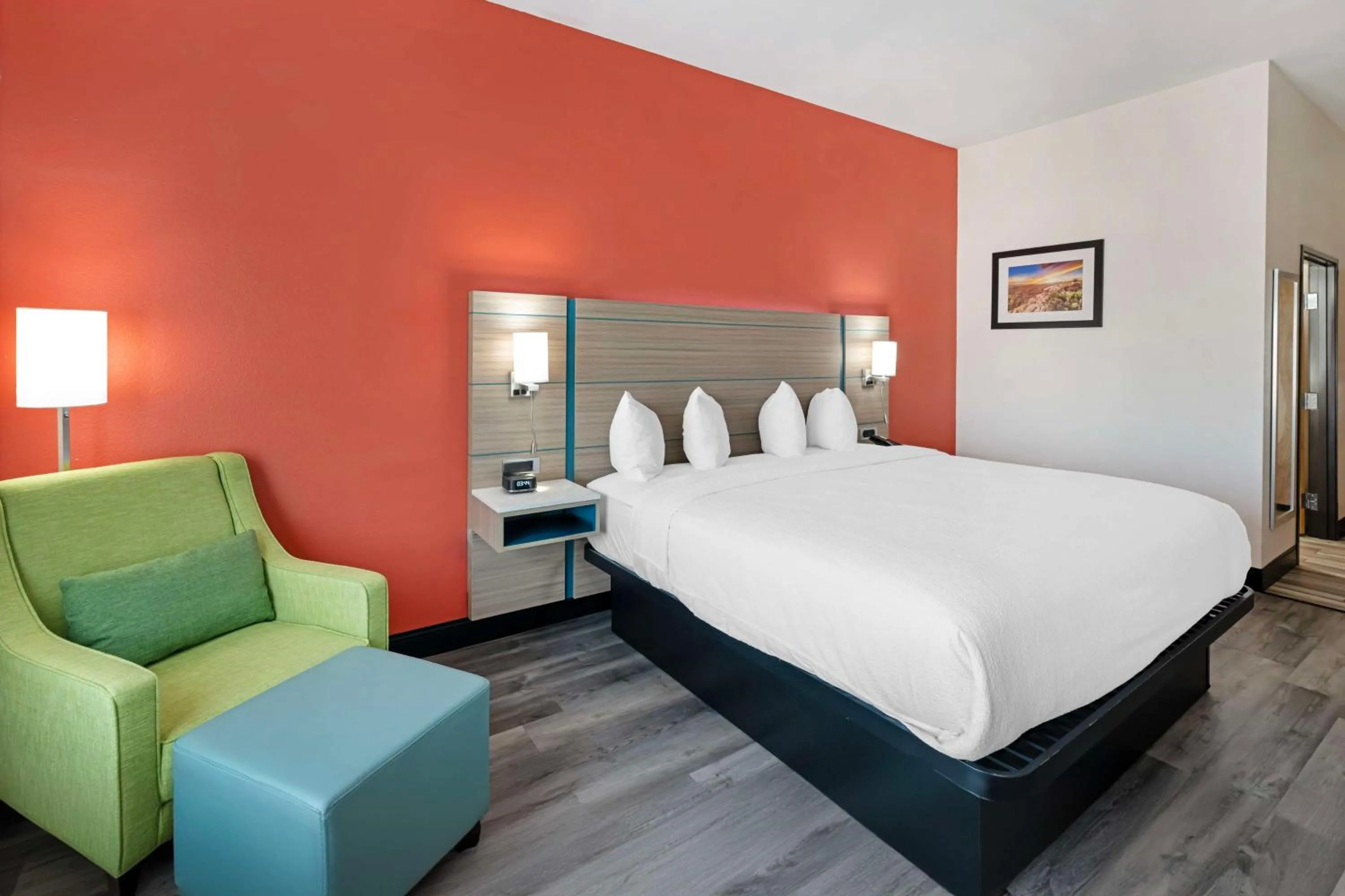 Bedroom, Bed in Best Western Plus Executive Residency Carlsbad Hotel