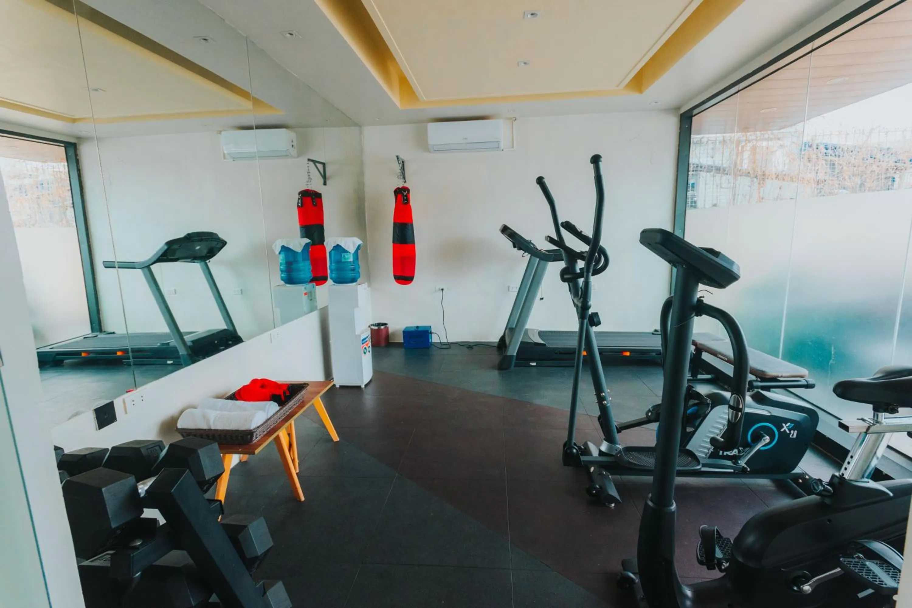 Fitness centre/facilities in SureStay Studio by Best Western Clarkview Angeles City
