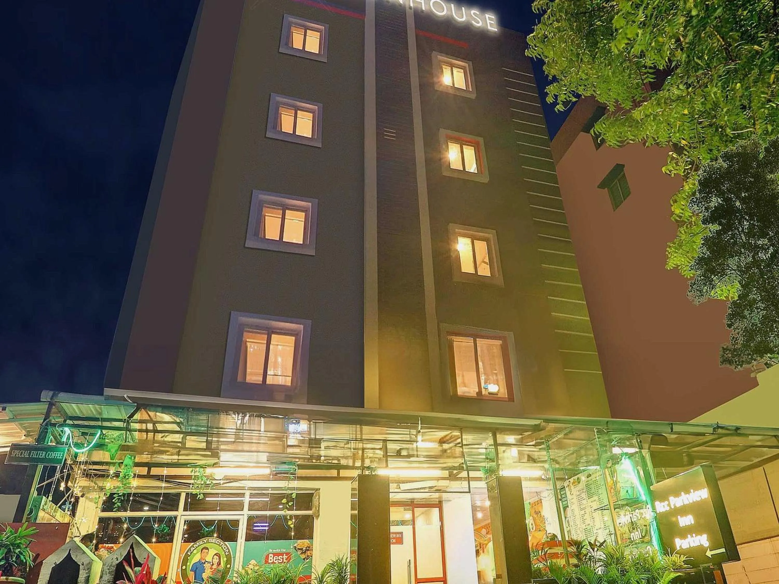 Facade/entrance in Super Townhouse RCC PARK VIEW INN