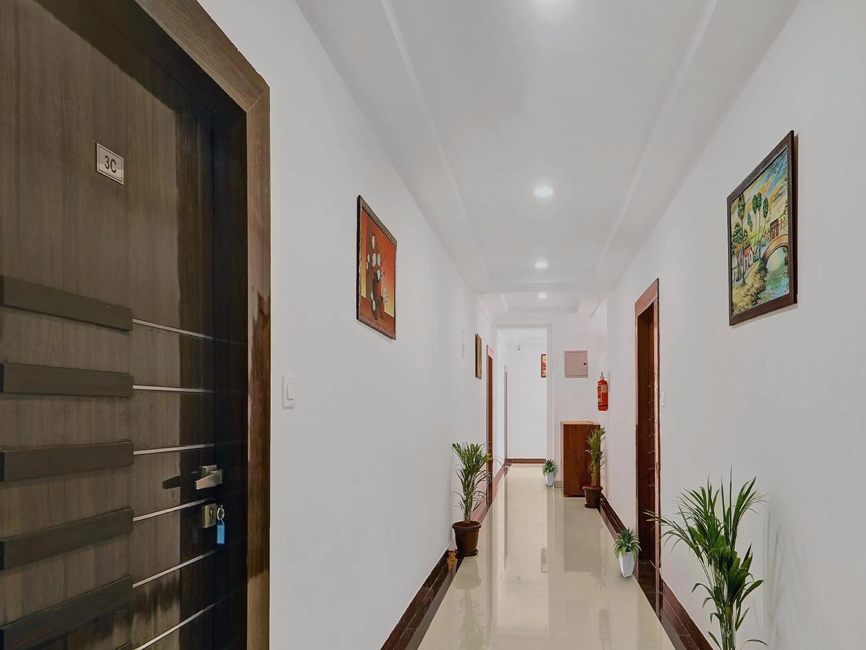 Lobby or reception in Super Townhouse RCC PARK VIEW INN