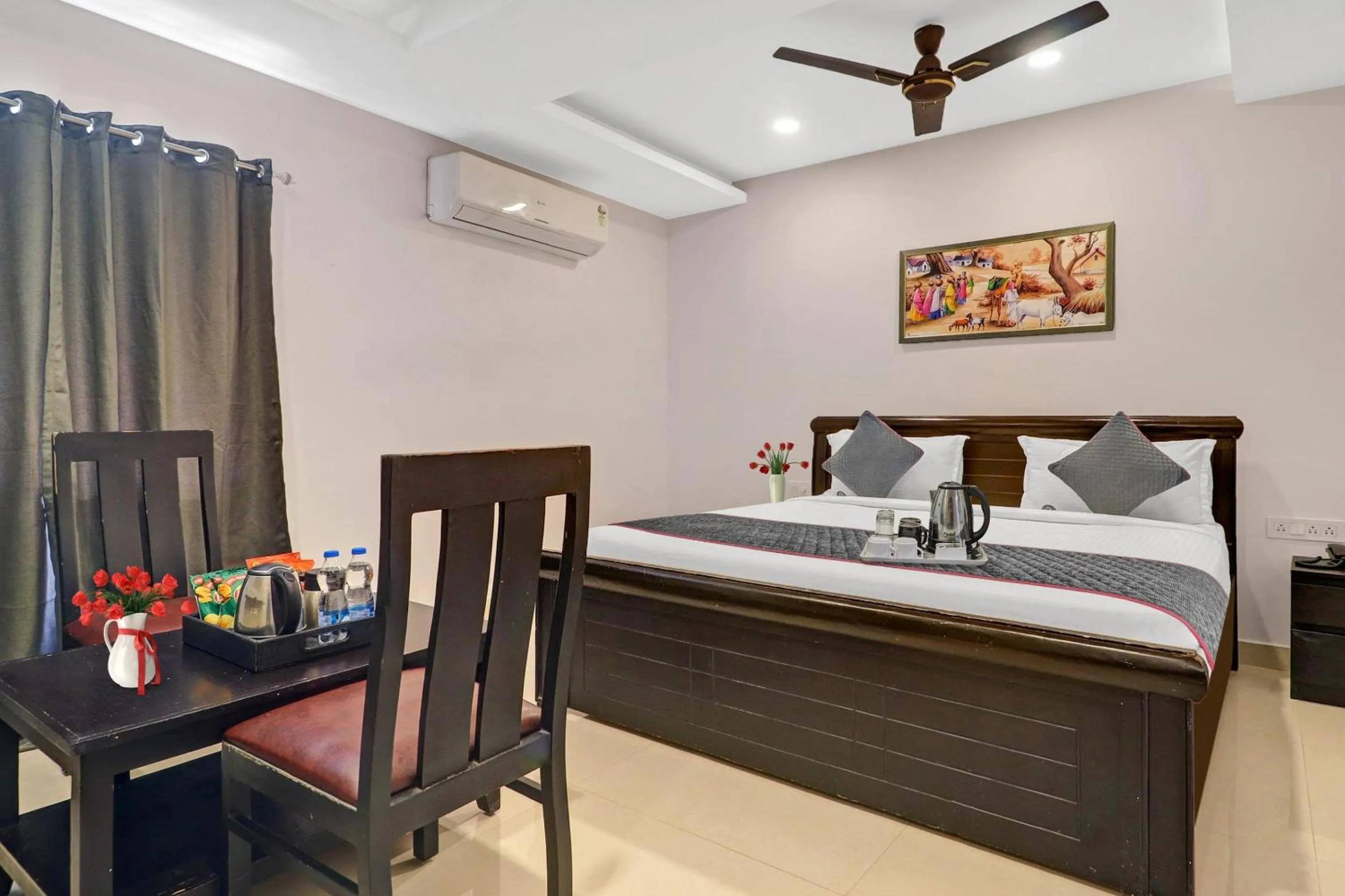 Bedroom, Bed in Super Townhouse RCC PARK VIEW INN