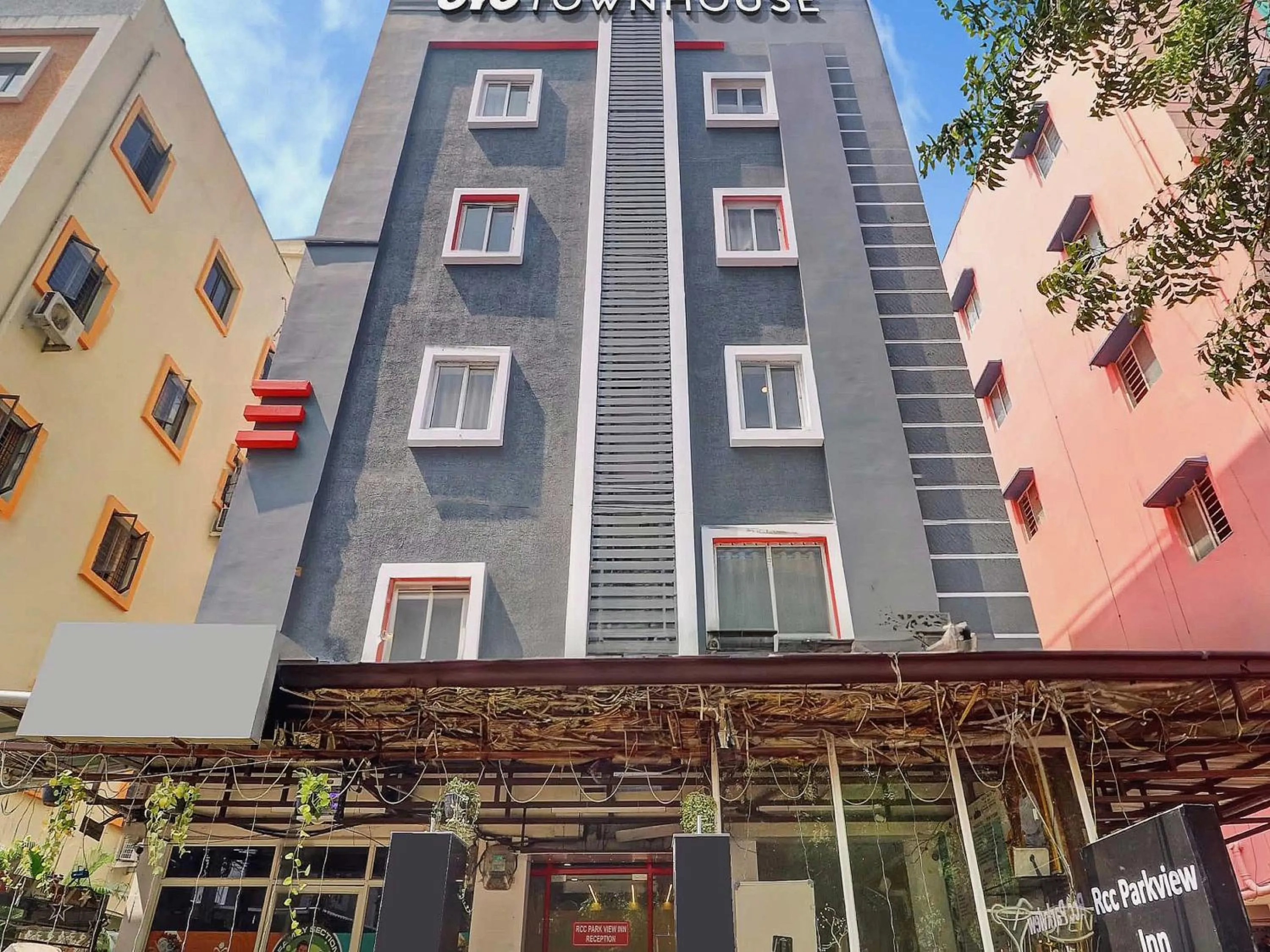 Facade/entrance in Super Townhouse RCC PARK VIEW INN