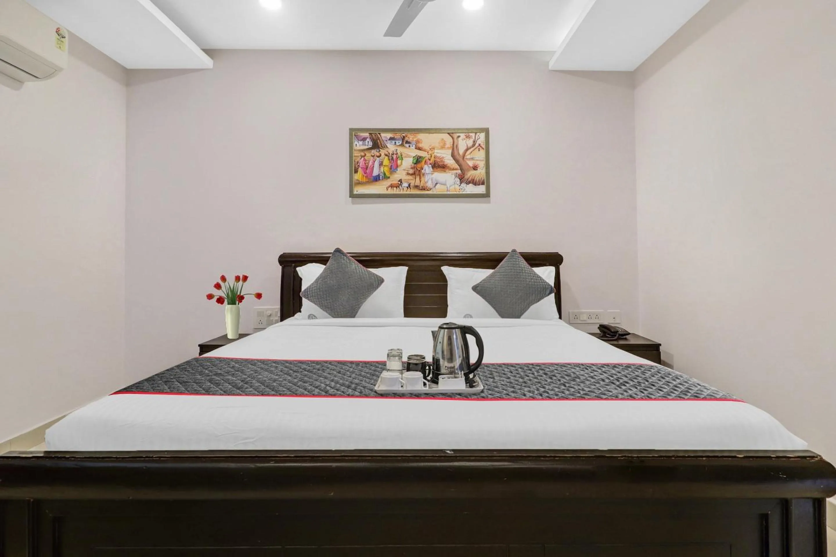 Bedroom, Bed in Super Townhouse RCC PARK VIEW INN