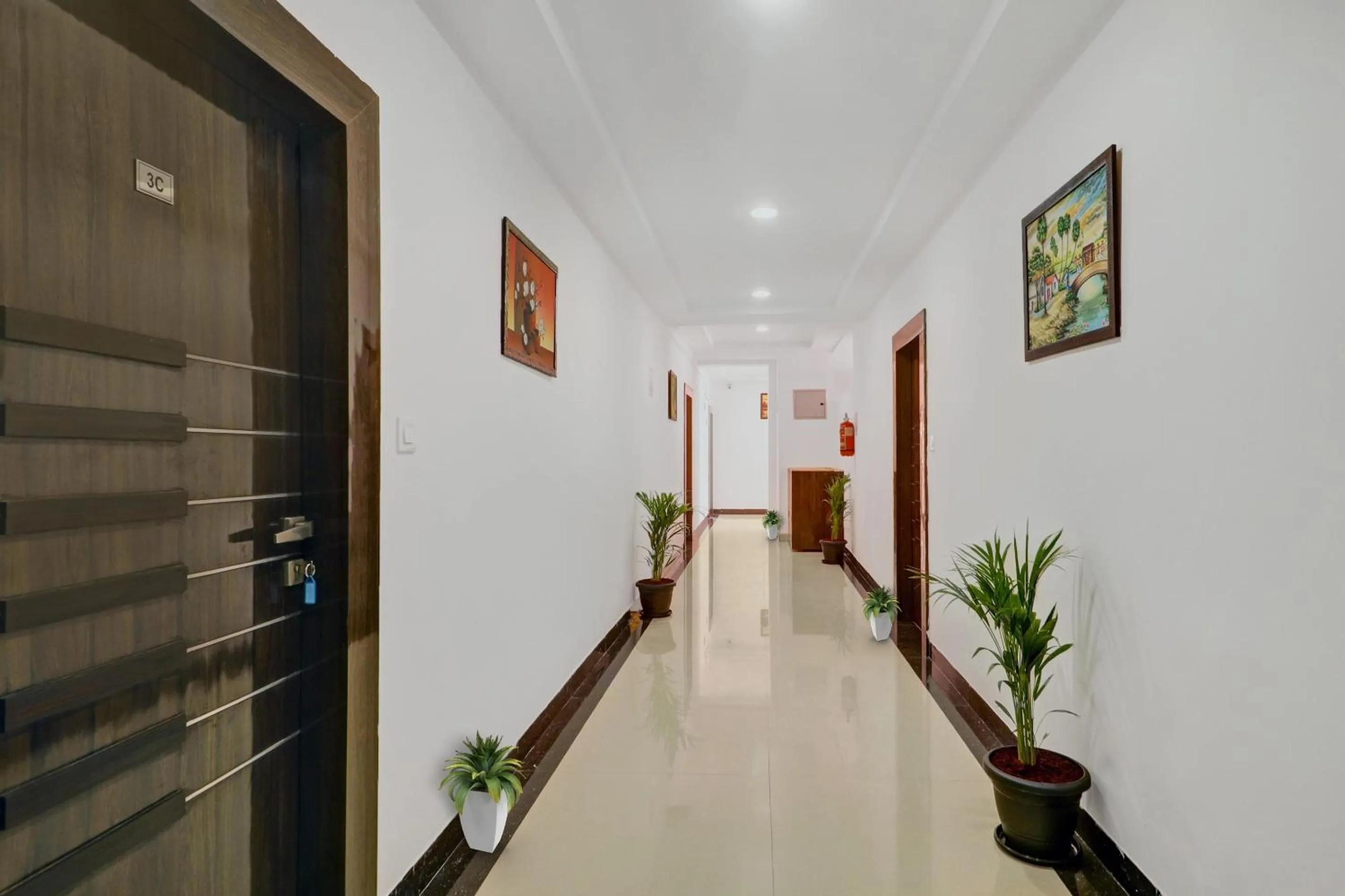 Lobby or reception in Super Townhouse RCC PARK VIEW INN