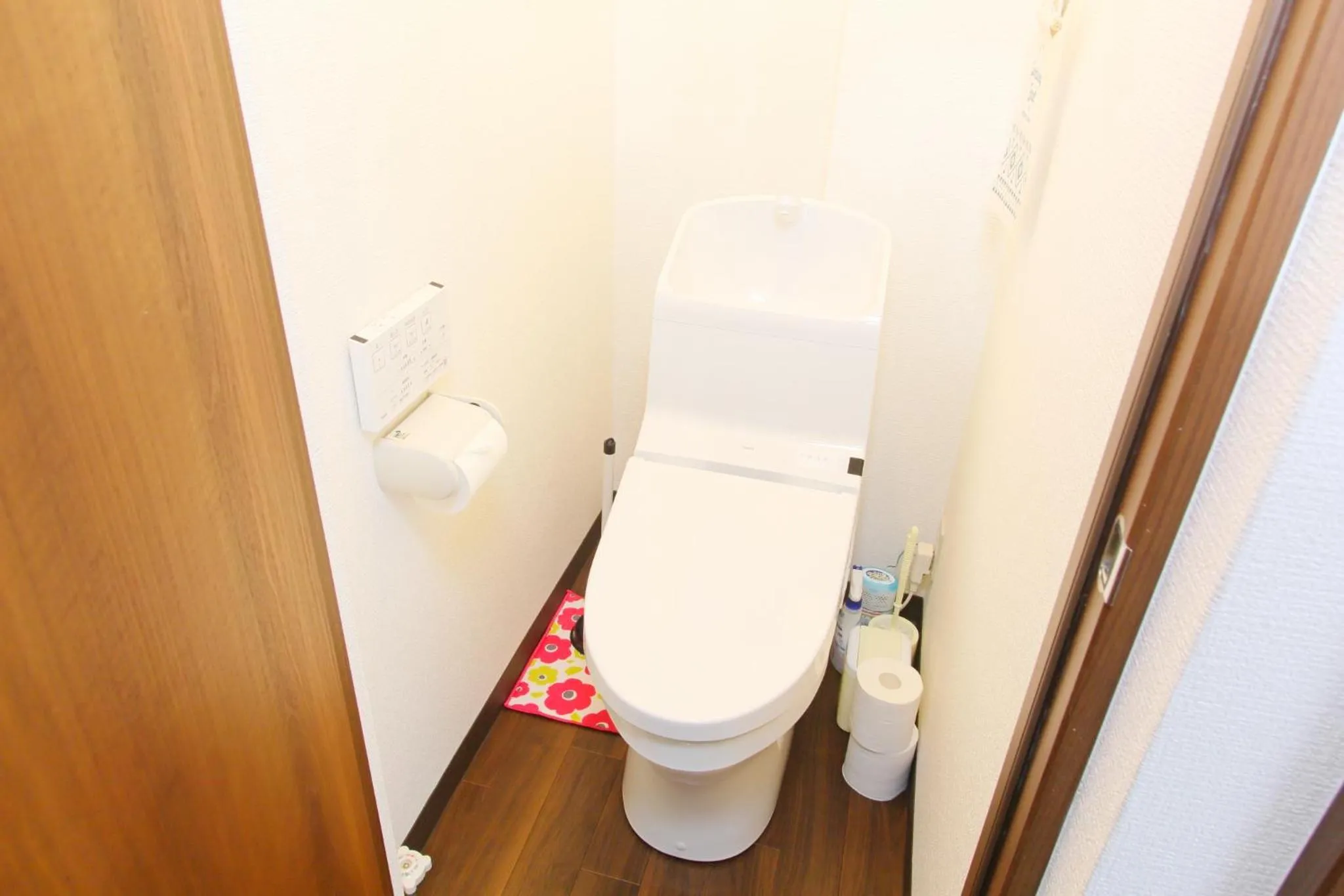 Toilet in HEIGHTS N7