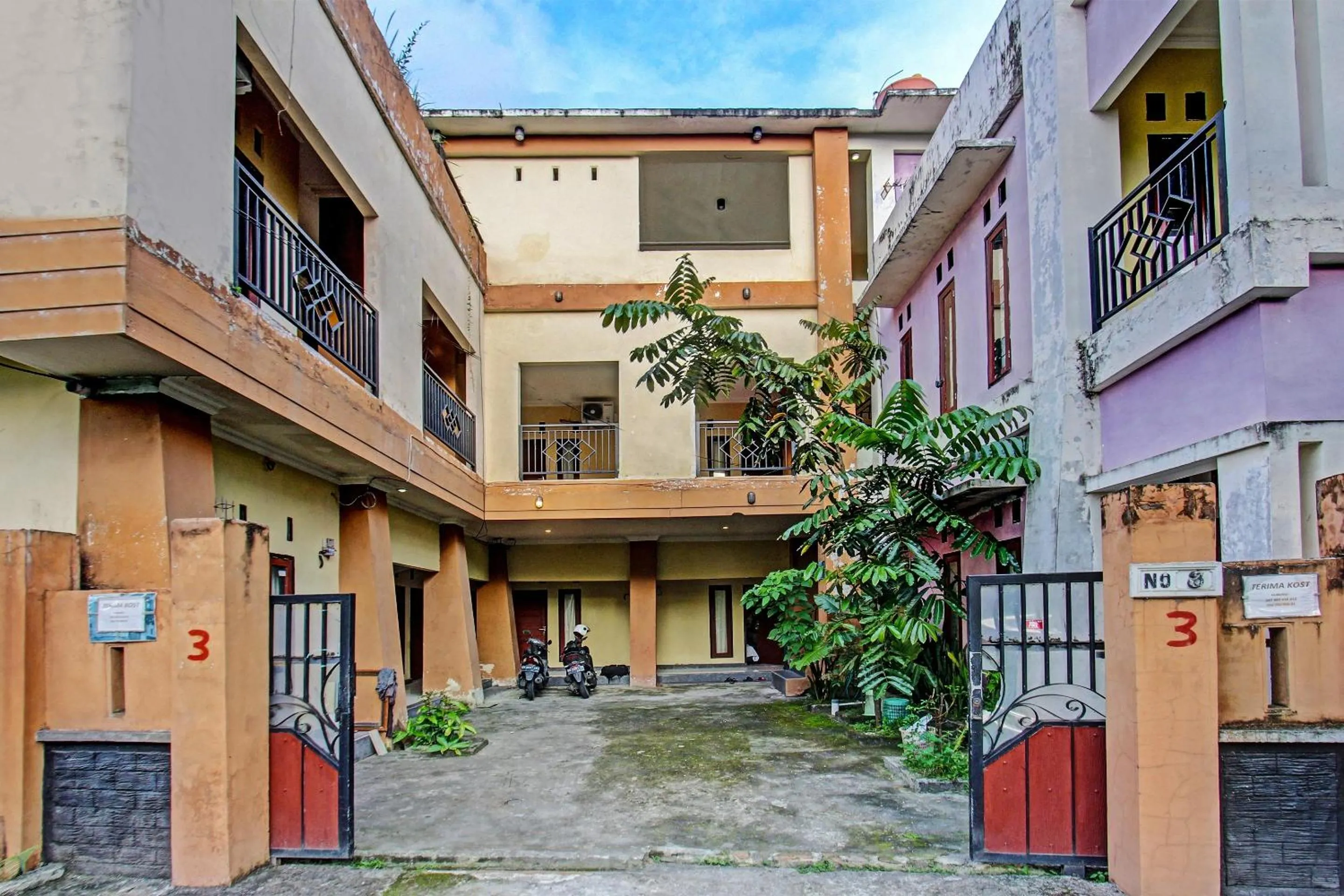 Facade/entrance in OYO 91845 V_ar House Near Pantai Tanjung Bias