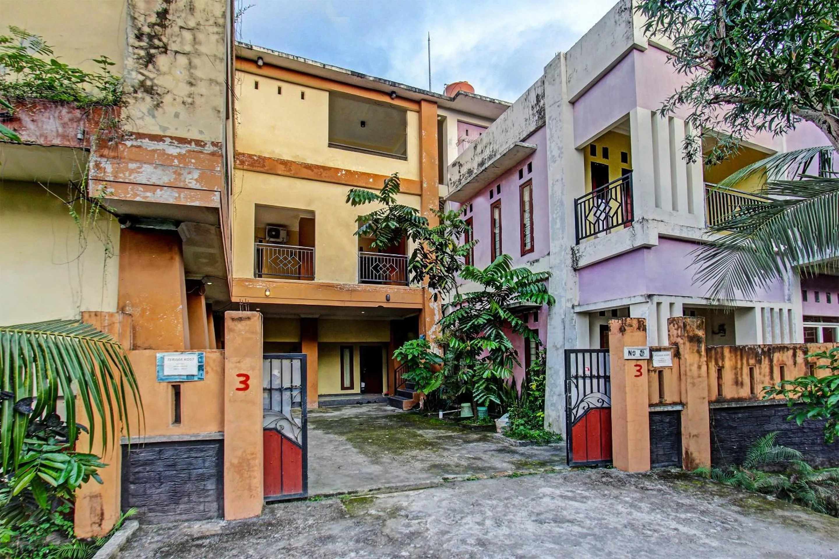 Facade/entrance in OYO 91845 V_ar House Near Pantai Tanjung Bias