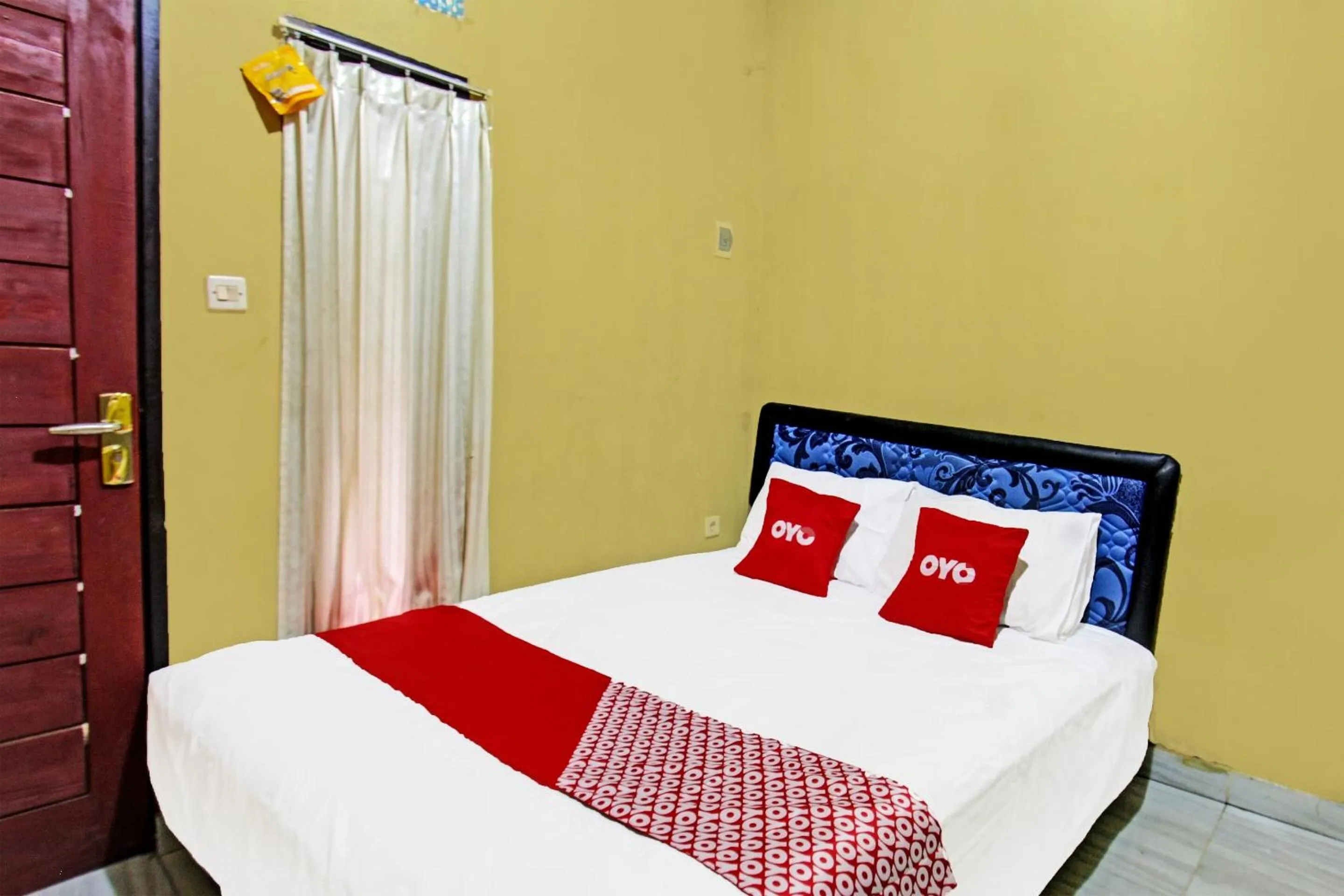 Bedroom in OYO 91845 V_ar House Near Pantai Tanjung Bias