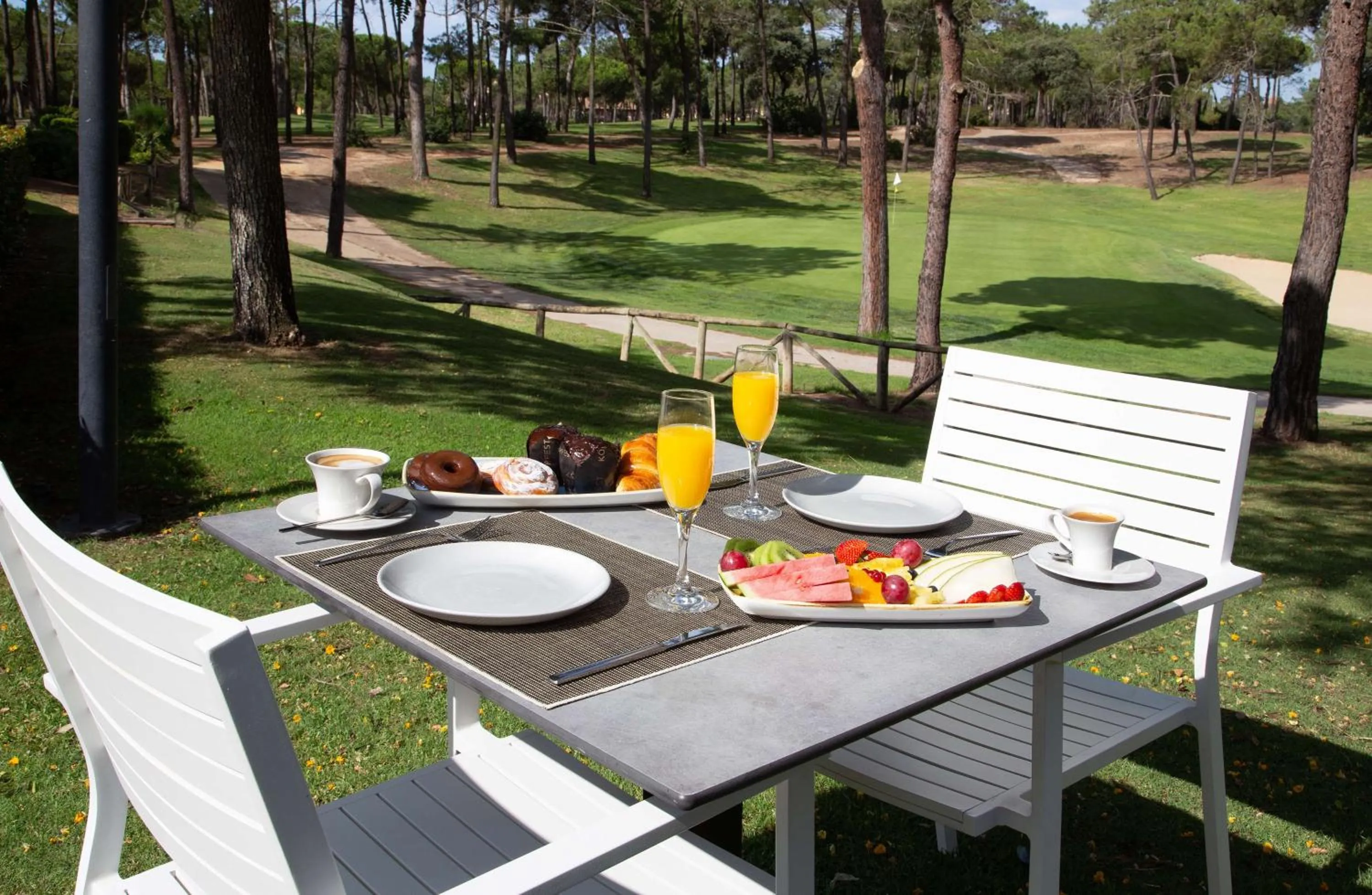 Restaurant/places to eat in DoubleTree by Hilton Islantilla Beach Golf Resort