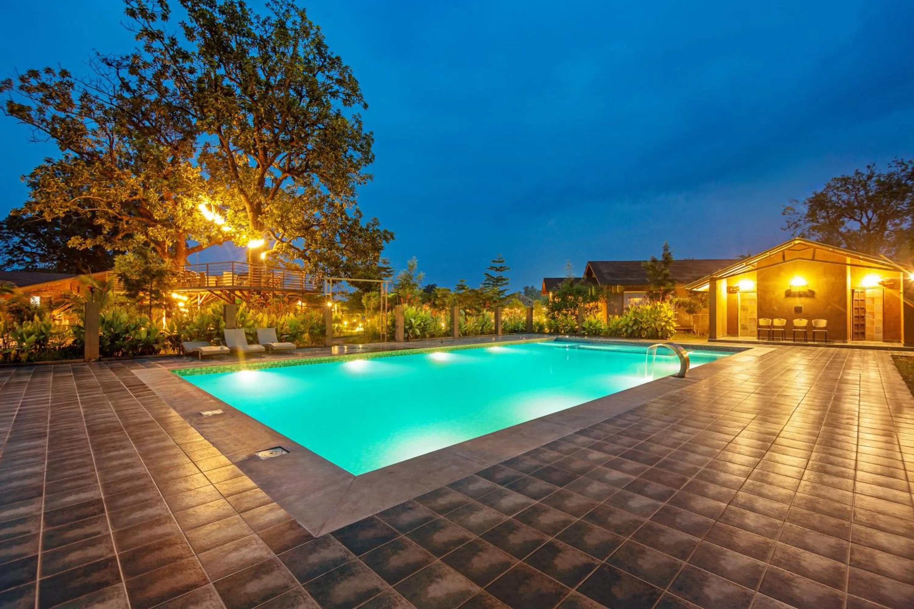 Swimming pool in Sterling Orient Woods Pench