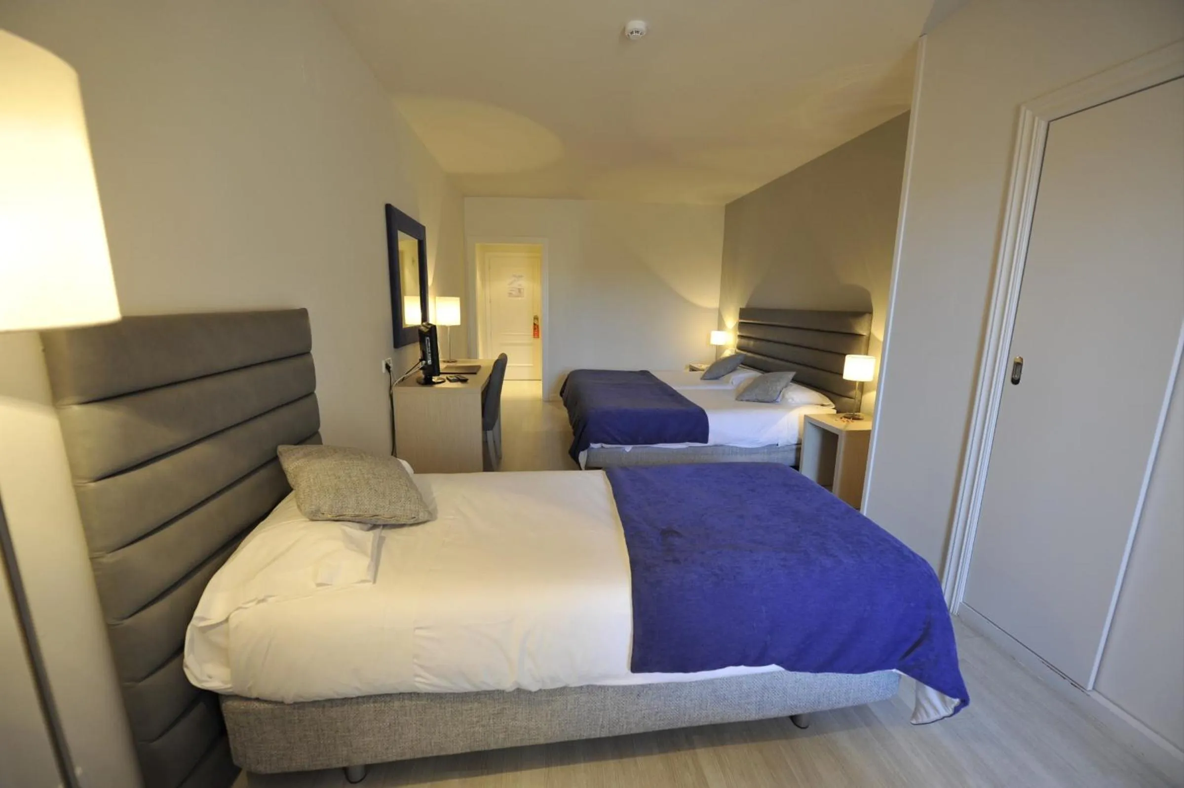 Bedroom, Bed in Puerta de Segovia