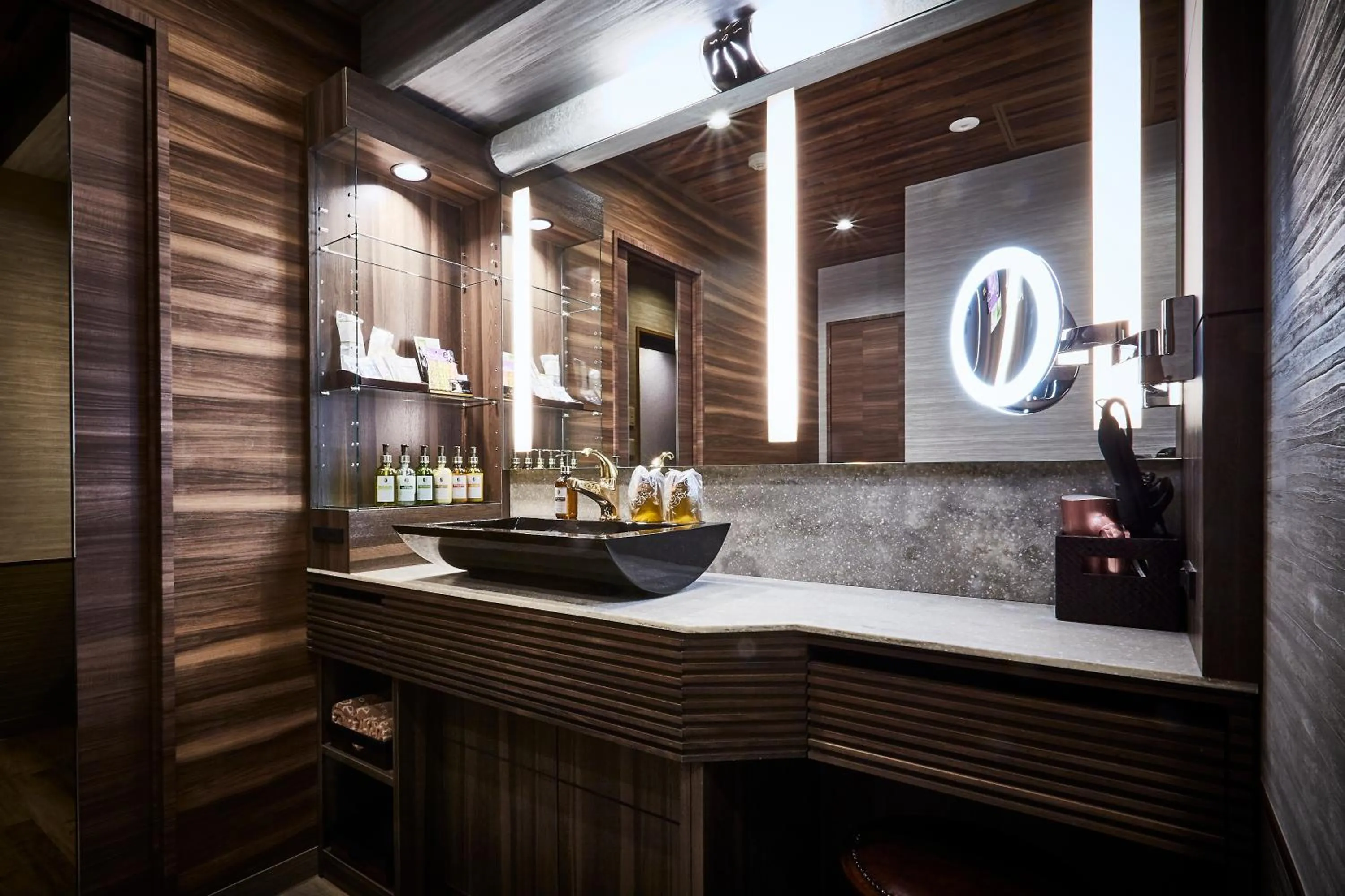 Photo of the whole room in Petit Bali Ikebukuro